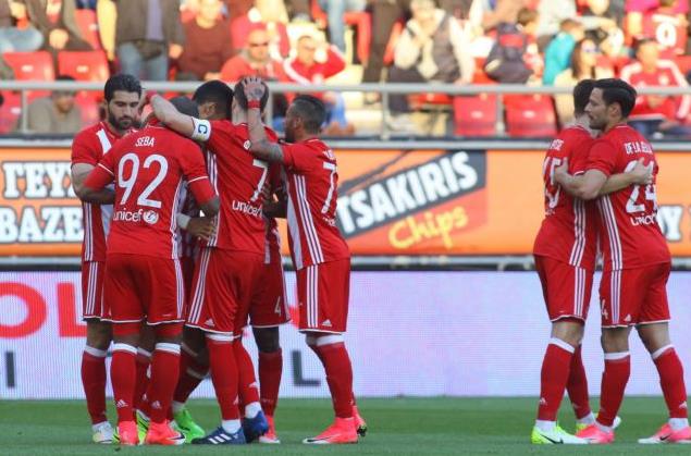 Ο Ολυμπιακός έκανε… πρόωρα τον 44ο γύρο του θριάμβου