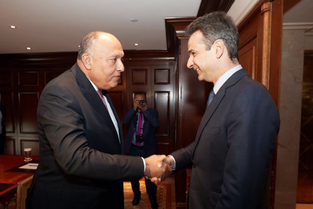 Συνάντηση Μητσοτάκη με τον υπουργό Εξωτερικών της Αιγύπτου