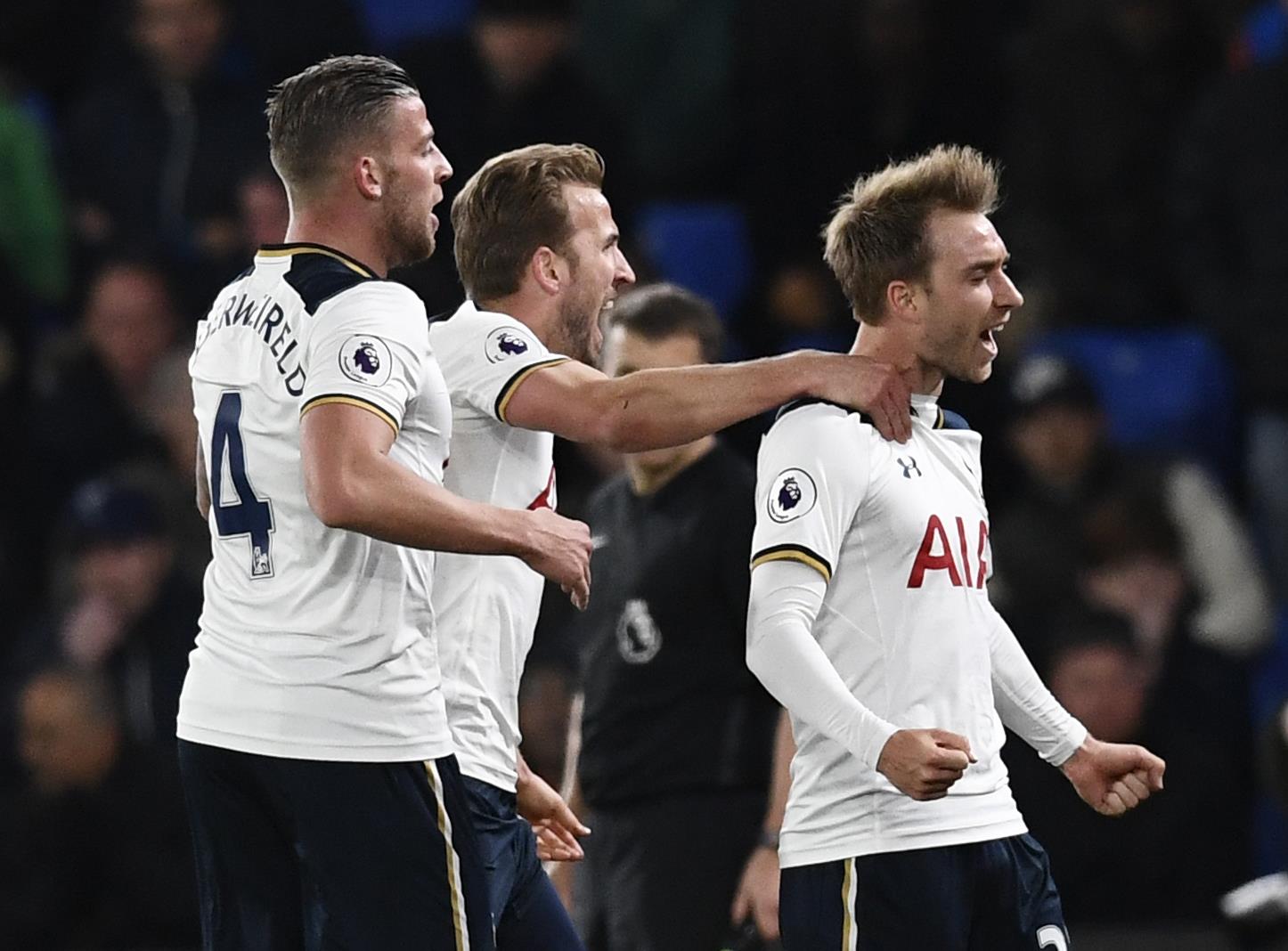 Δεν τα παρατάει η Τότεναμ στην μάχη για κατάκτηση του τίτλου