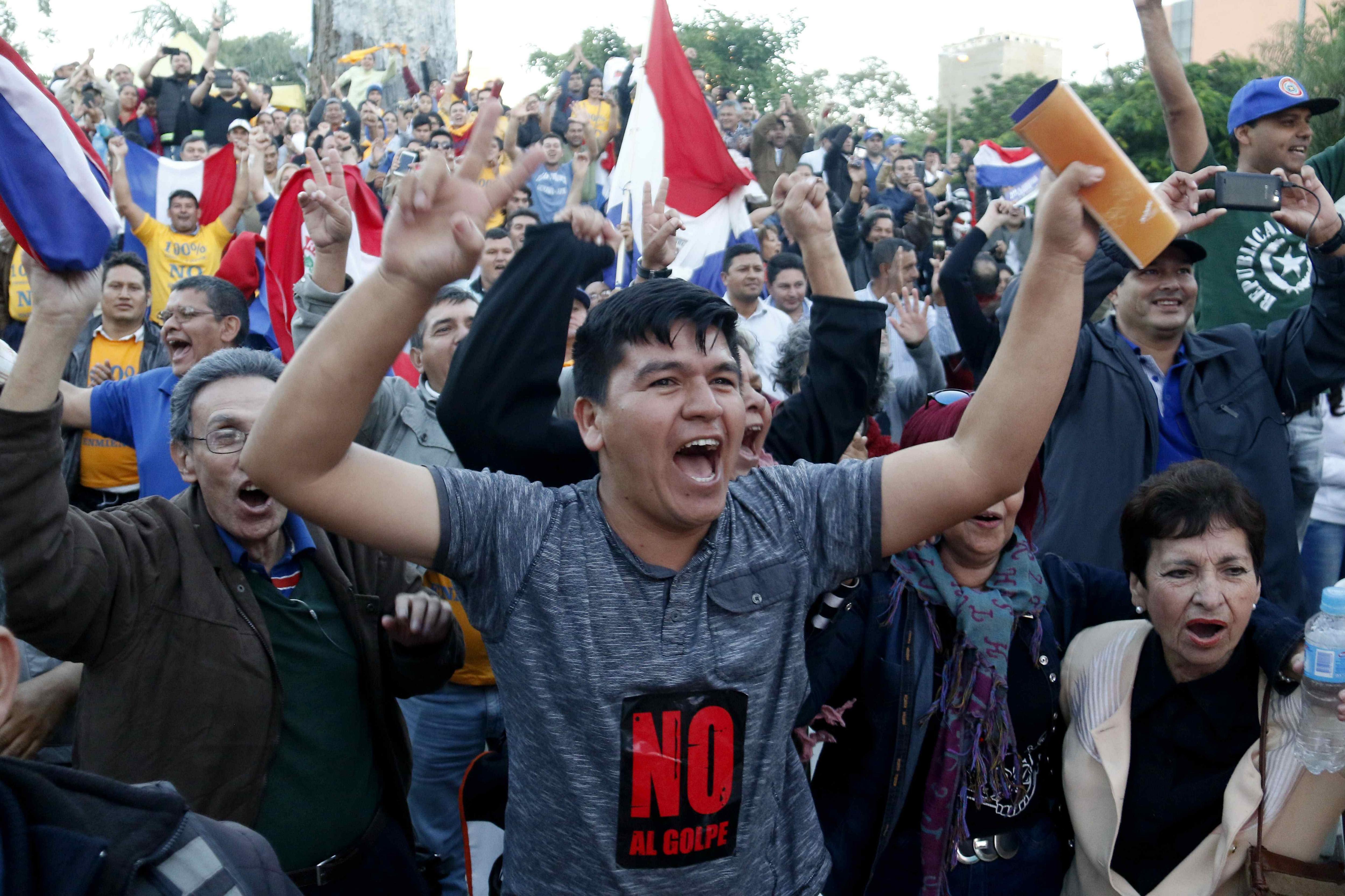 Αφού κάηκε το Κογκρέσο, η Παραγουάη απέρριψε τη δεύτερη προεδρική θητεία