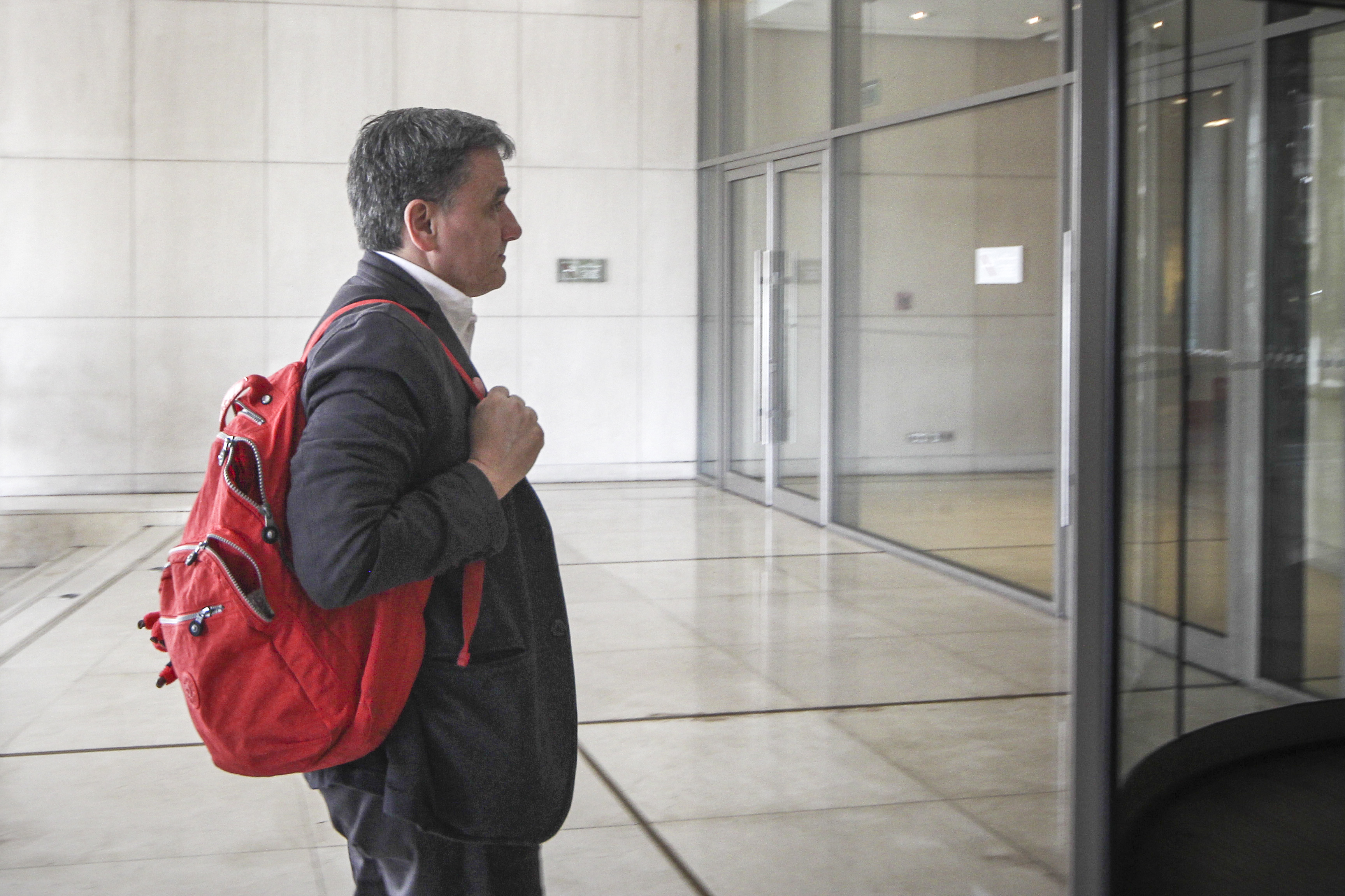 Νέες συζητήσεις με τους θεσμούς το Σάββατο