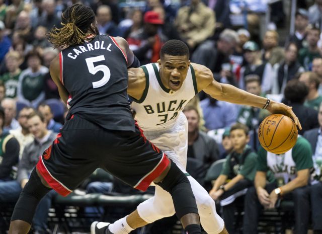 Εκτός συνέχειας πλέι οφ ο Αντετοκούνμπο παρά την υπεροπροσπάθεια