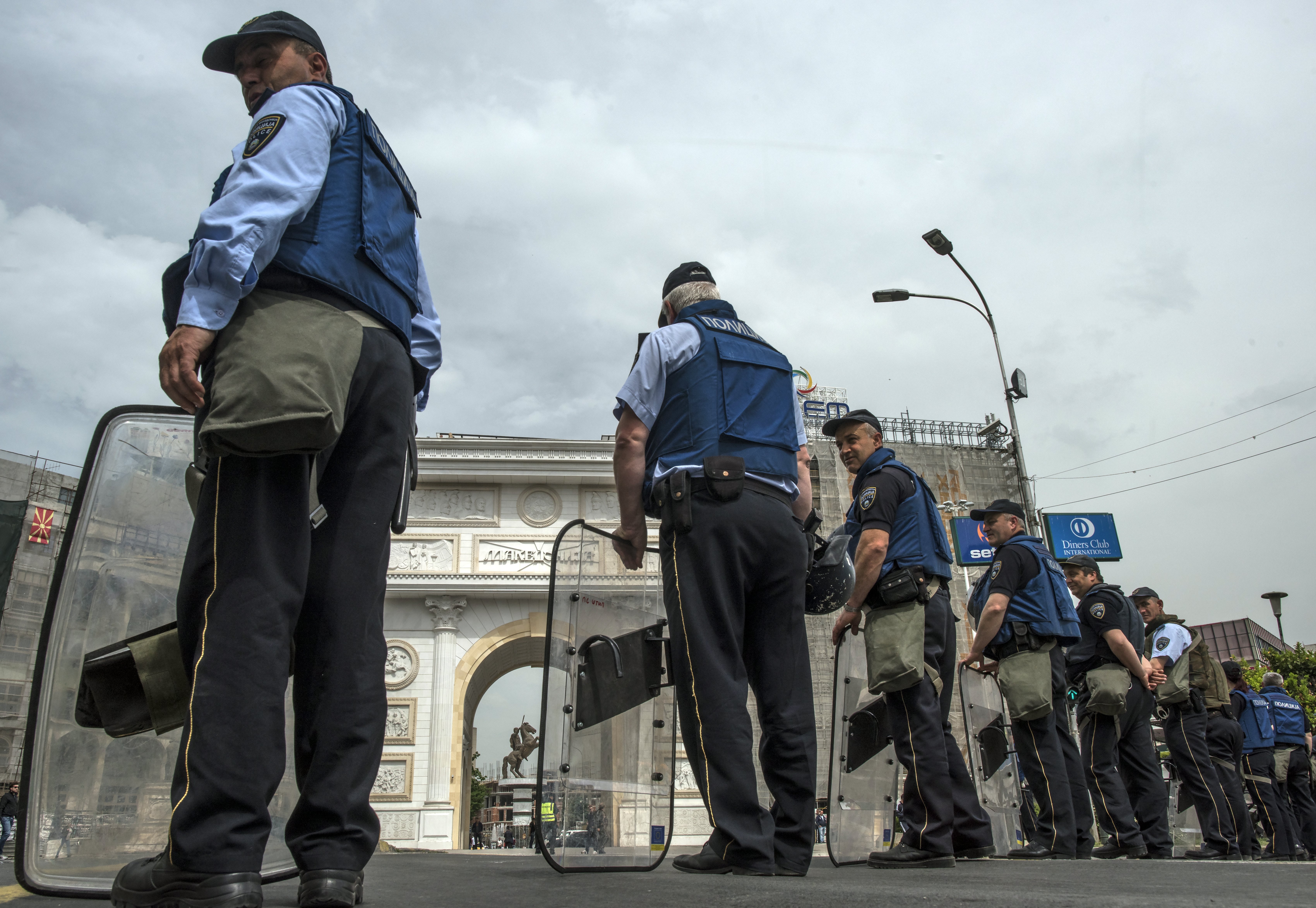 Κομισιόν: Εκφράζει ανησυχία για την κατάσταση στην ΠΓΔΜ