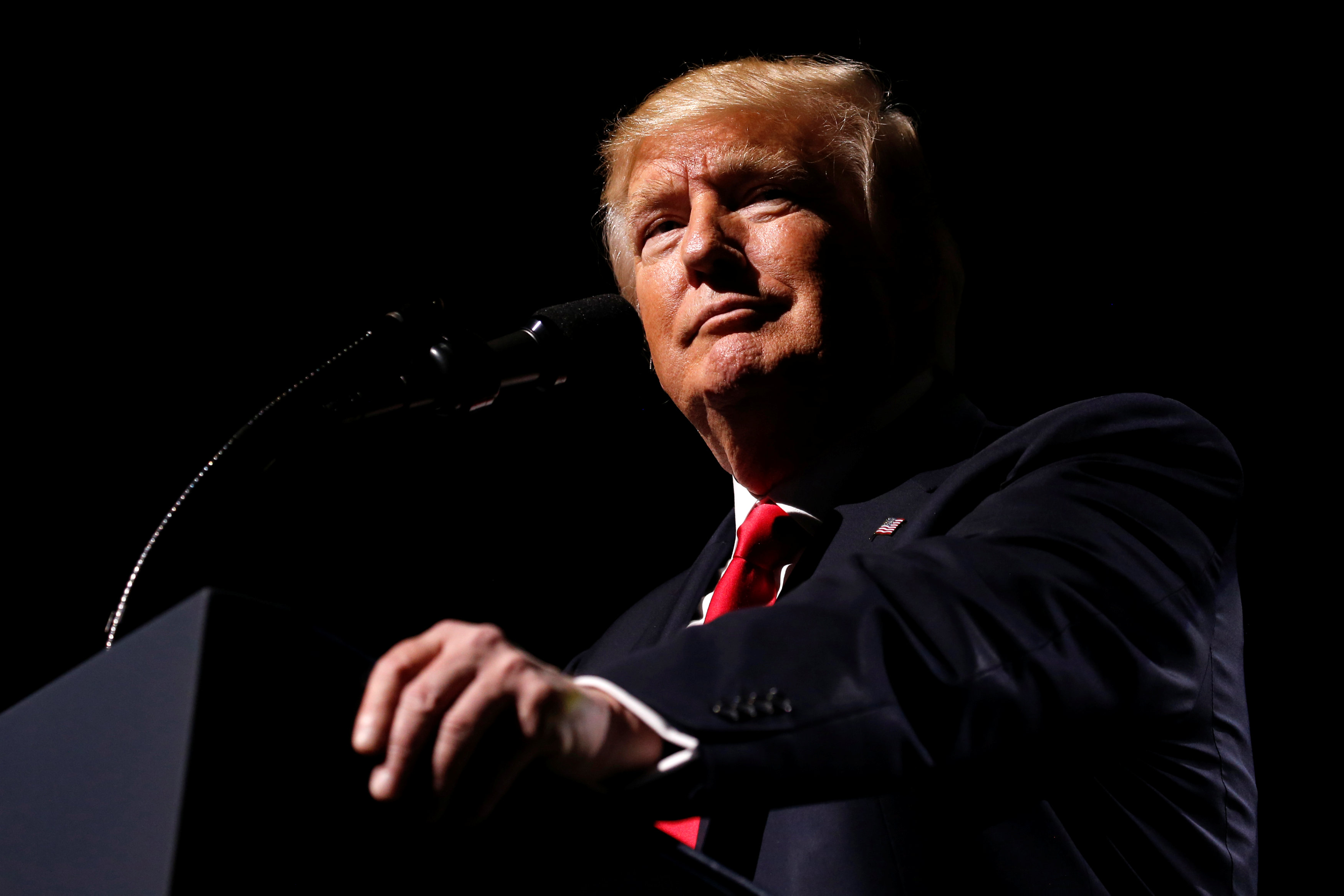 Εύσημα Τραμπ στον… εαυτό του για τις 100 ημέρες προεδρίας