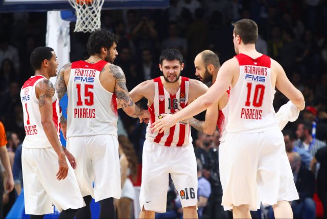 Ο Ολυμπιακός στέλνει την Εφές  με… πούλμαν ξανά στο ΣΕΦ