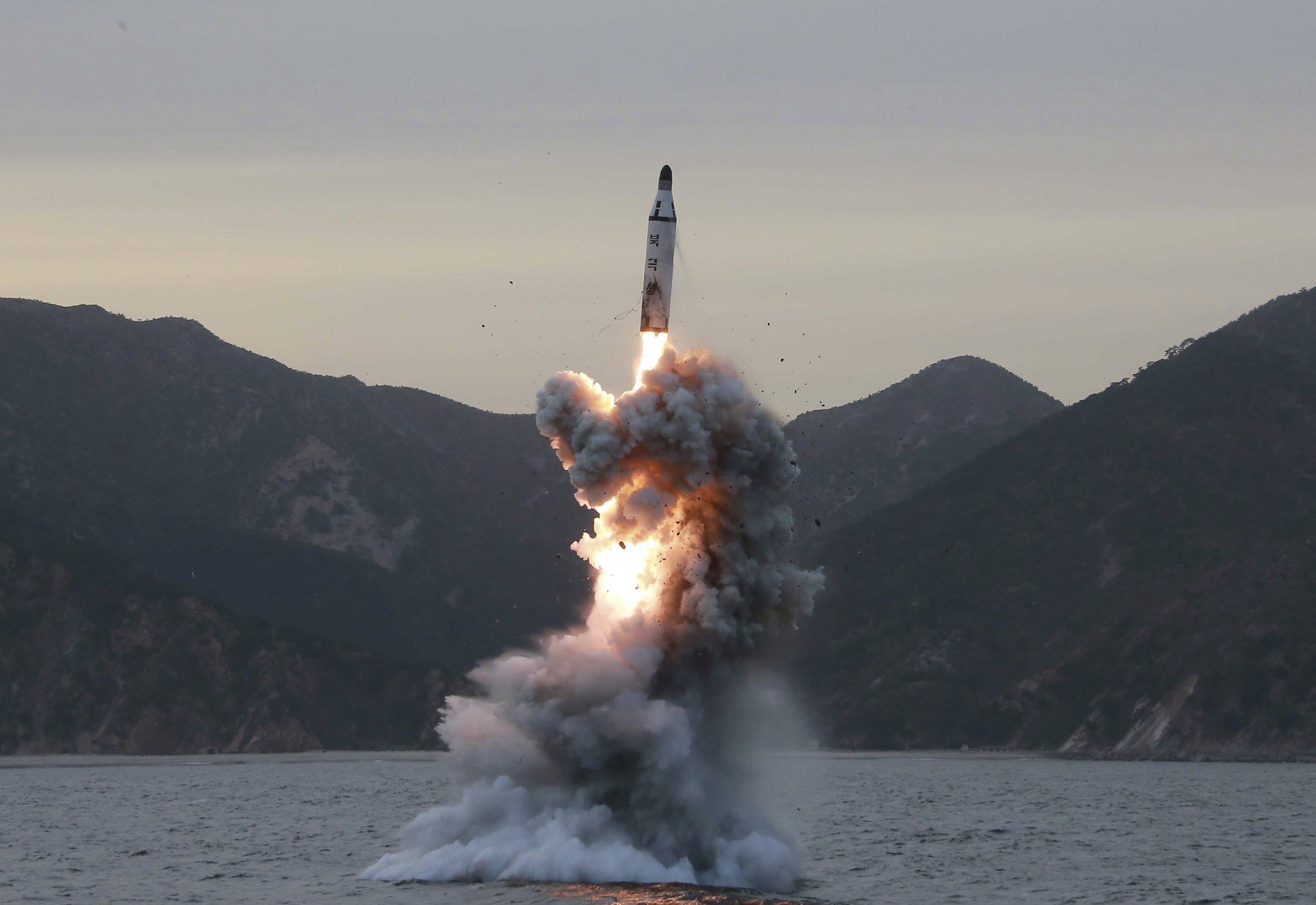 Διεθνής ανησυχία για την εκτόξευση βαλλιστικού πυραύλου από την Β.Κορέα