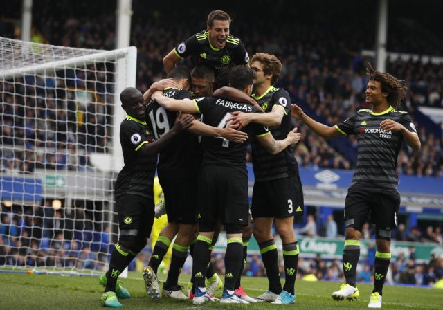 Νίκη τίτλου η Τσέλσι, φοβερή Τότεναμ, Χ-αμένο Μάντσεστερ