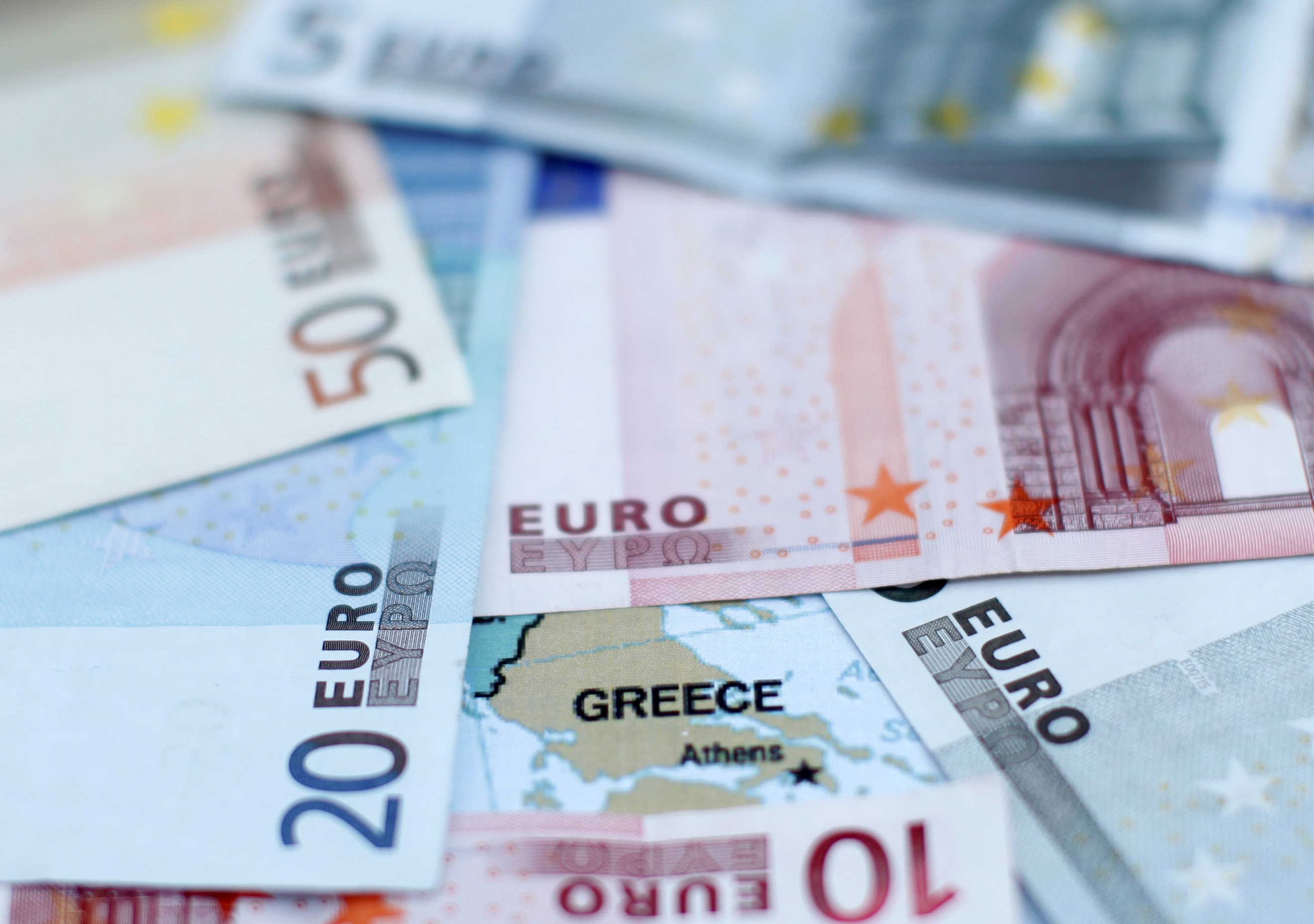 Διάλυση μεσαίας τάξης: Σε επτά χρόνια χάθηκαν εισοδήματα 25,15 δισ. ευρώ