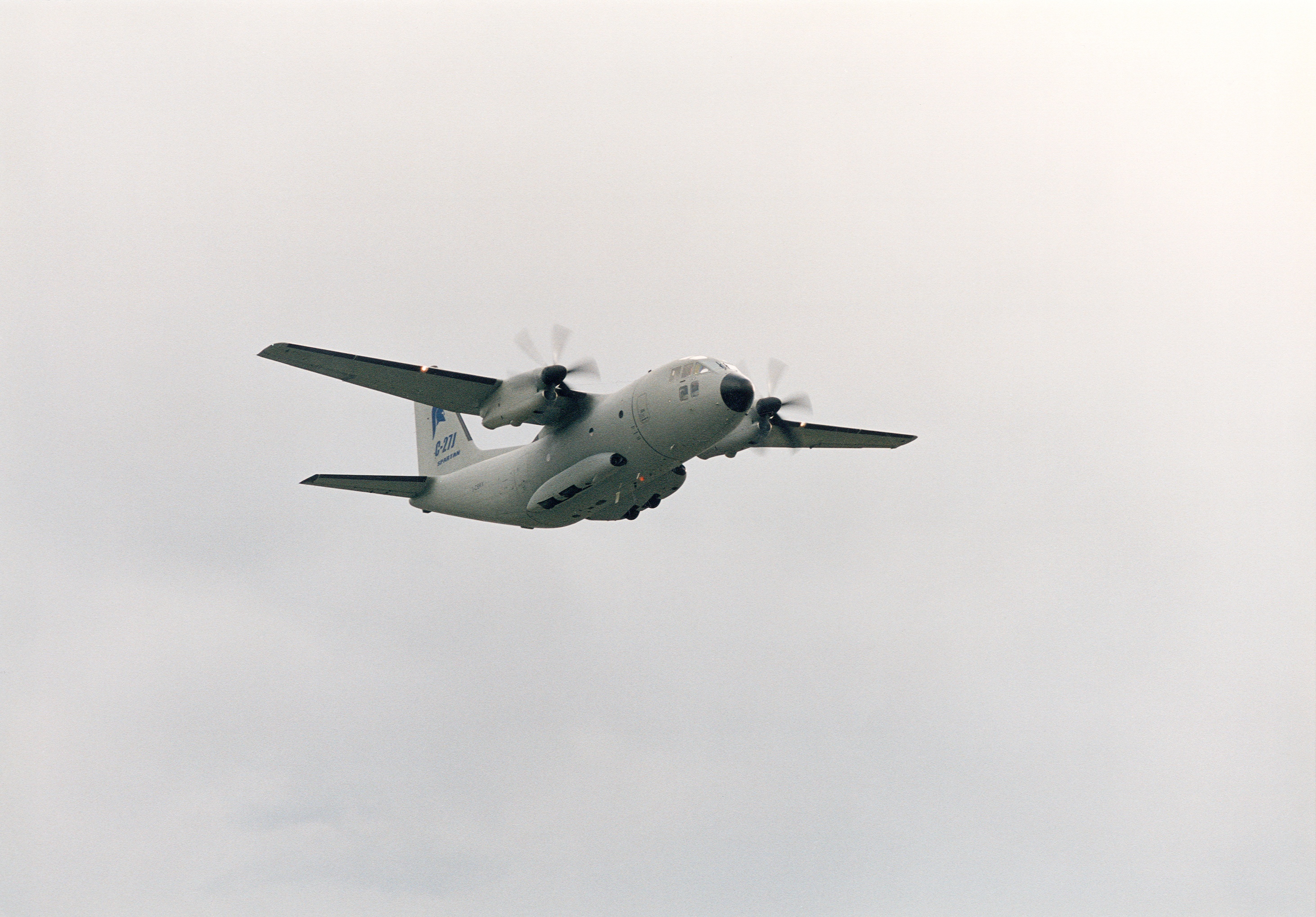 Ζημιά σε C-27J της Πολεμικής Αεροπορίας στο αεροδρόμιο της Σαντορίνης