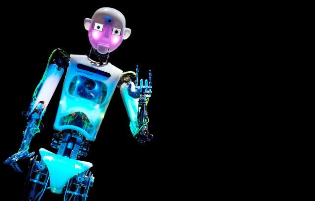 Συναισθηματικό ρομπότ πιάνει κουβεντούλα με τους ανθρώπους