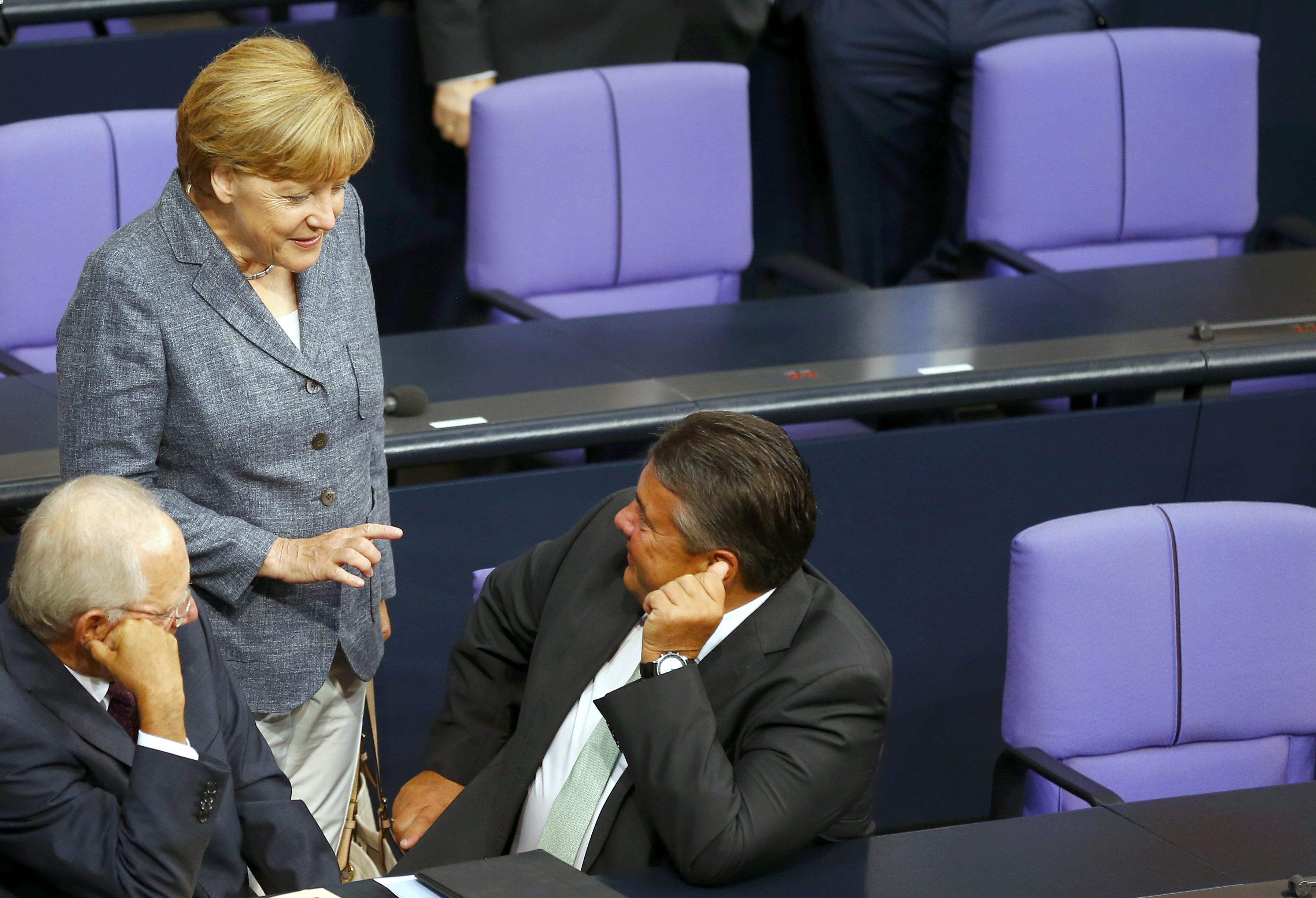 Προεκλογικός Γκάμπριελ εναντίον Σόιμπλε για το ελληνικό χρέος