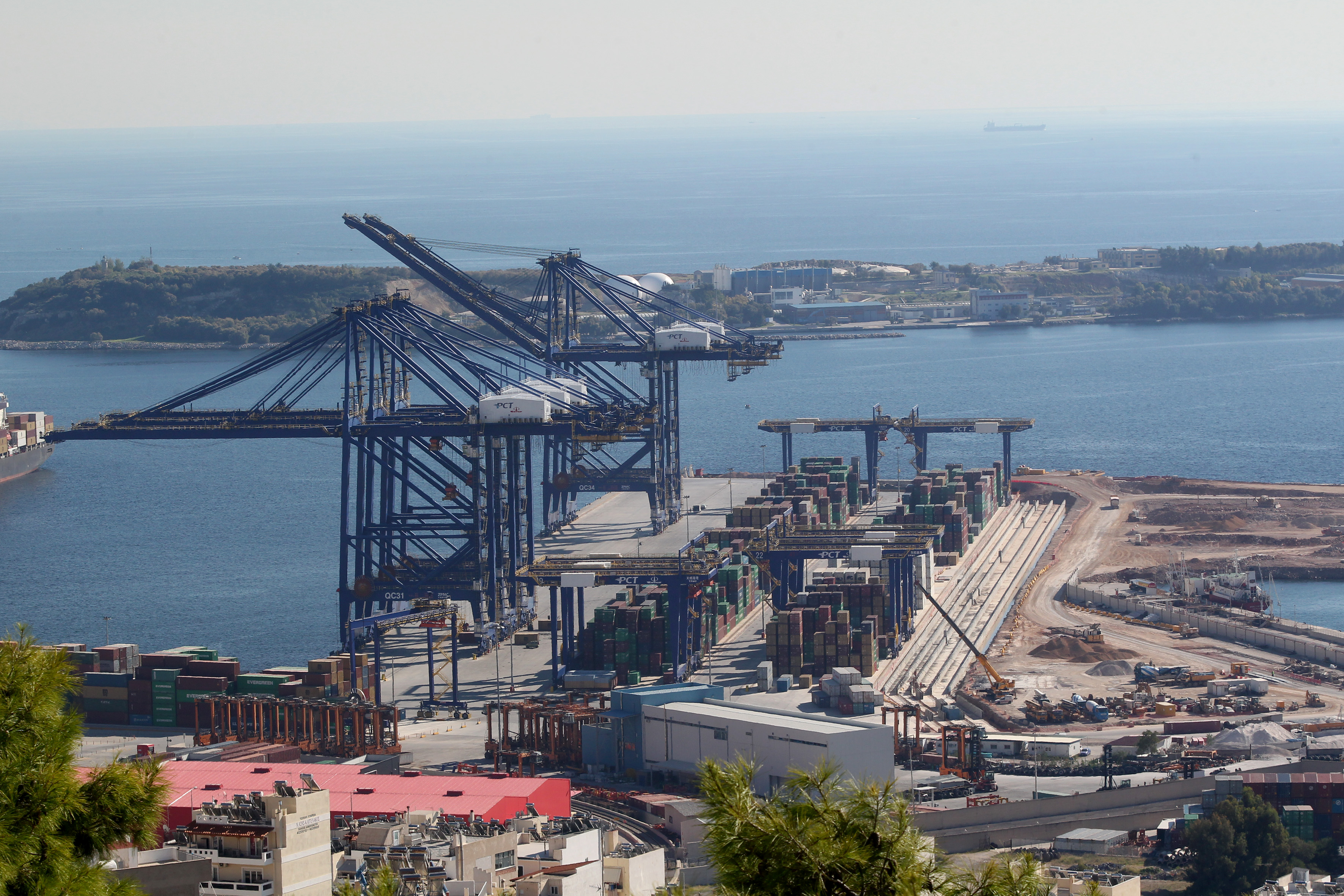 Μέτωπο με την Cosco ανοίγει το υπουργείο Πολιτισμού