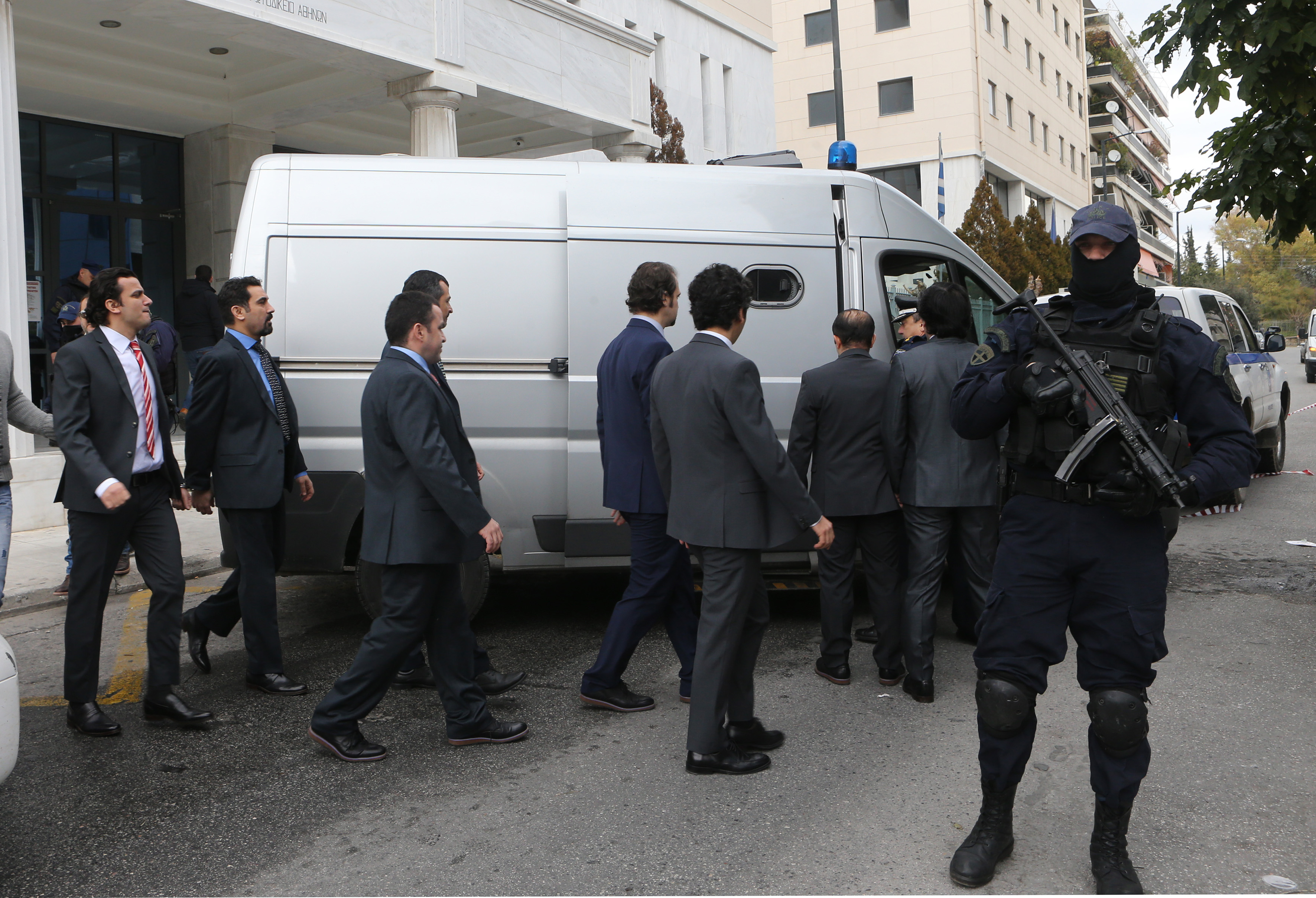 Νέο «όχι» στην έκδοση άλλων τριών τούρκων αξιωματικών