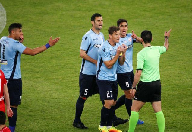 Η Σούπερ Λιγκ κάλεσε σε απολογία ΠΑΟ και Ολυμπιακό