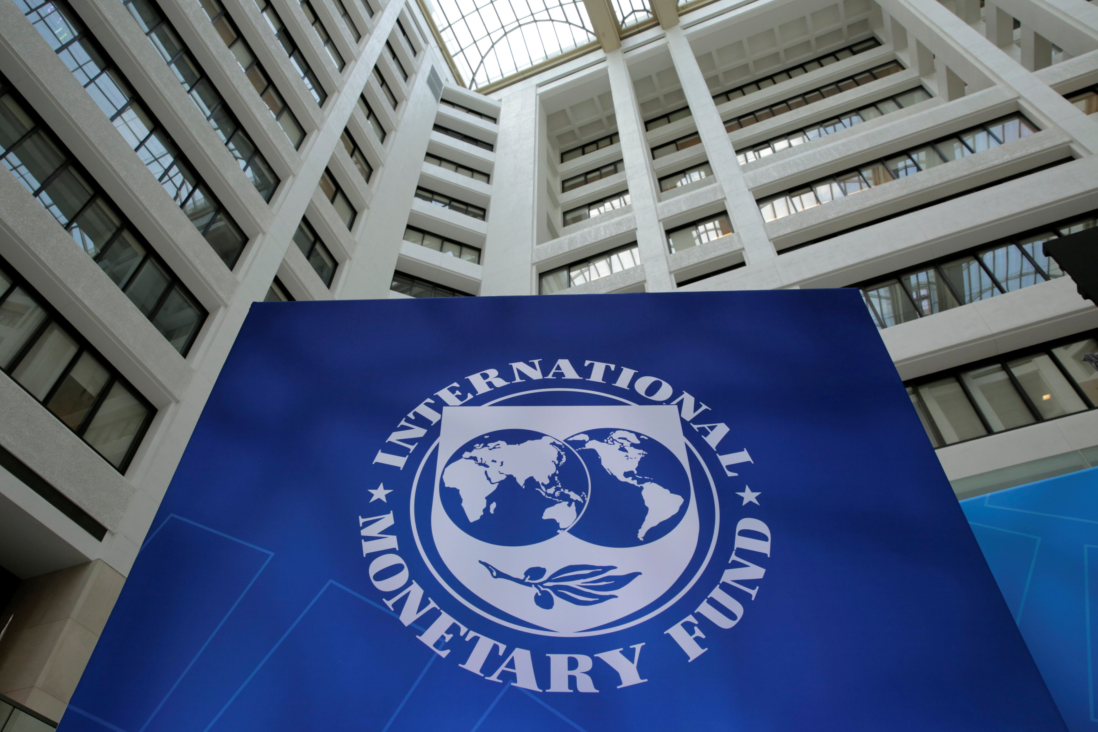 ΔΝΤ: Νέο δάνειο μόνο με αξιόπιστη στρατηγική για το ελληνικό χρέος