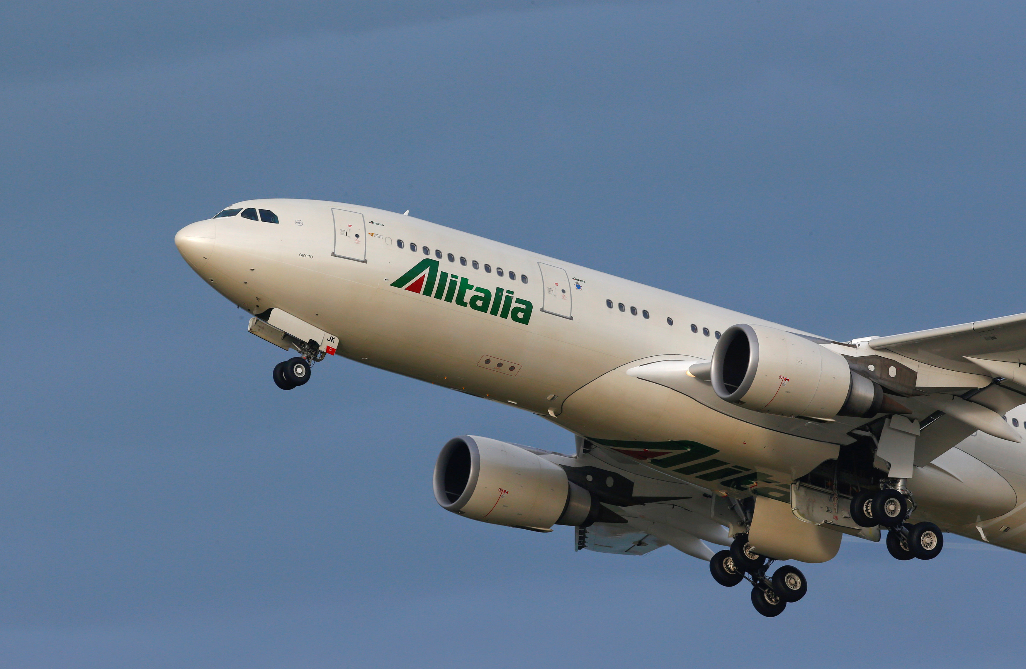 Υπό επιτροπεία τίθεται η Alitalia με απόφαση του ΔΣ της