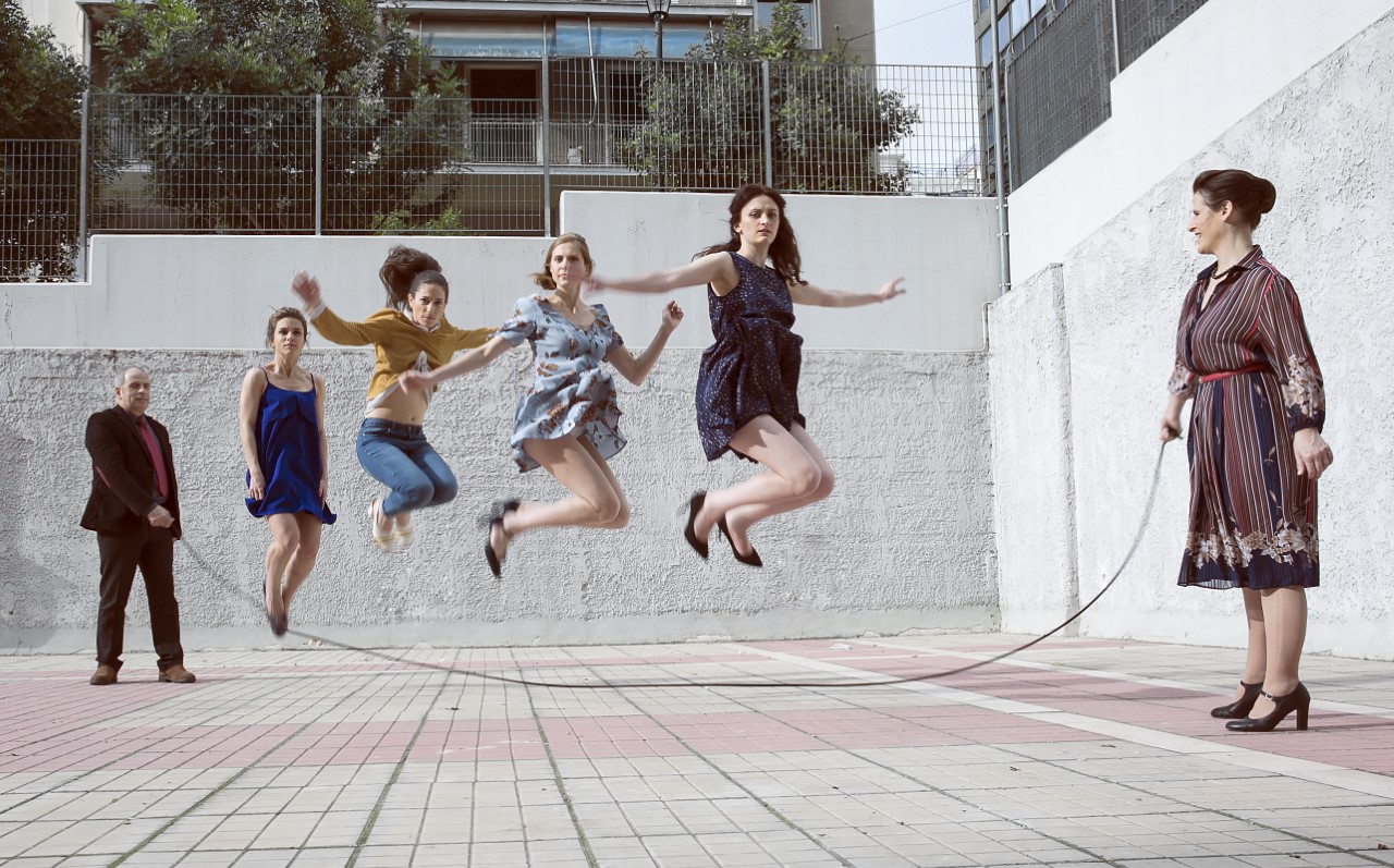 «Το σχοινάκι» της Νάντιας Δρακούλα στο Εθνικό Θέατρο