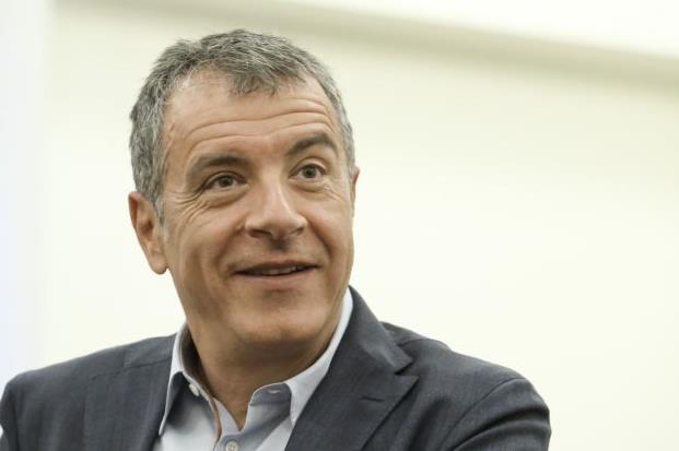 Θεοδωράκης: Οι Έλληνες μπορούν να περάσουν στην αντεπίθεση