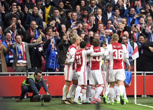 Ο Αγιαξ διέλυσε τη Λιόν και είναι με το… ένα πόδι στον τελικό