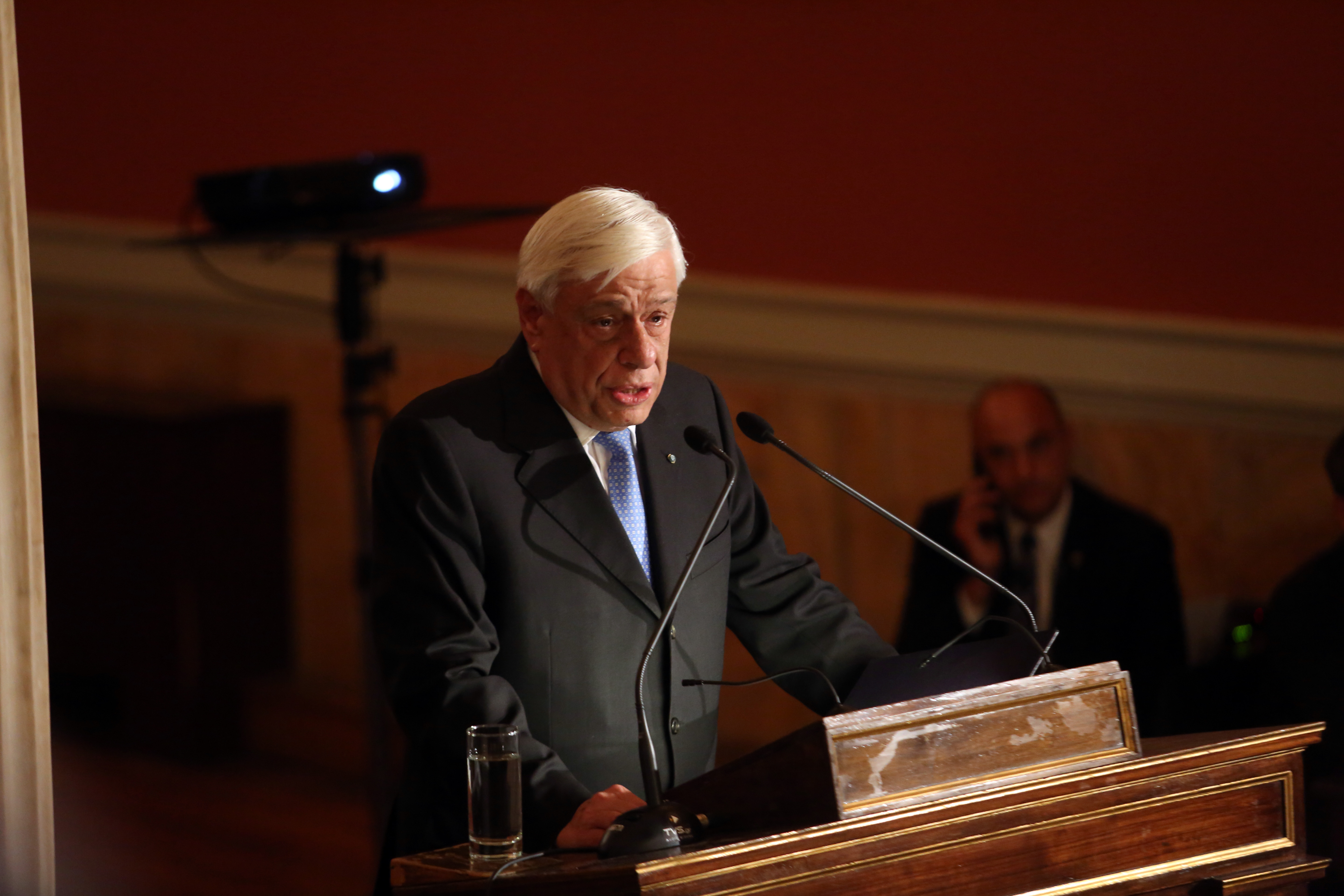 Συγχαρητήρια Παυλόπουλου προς Μακρόν για την εκλογή του