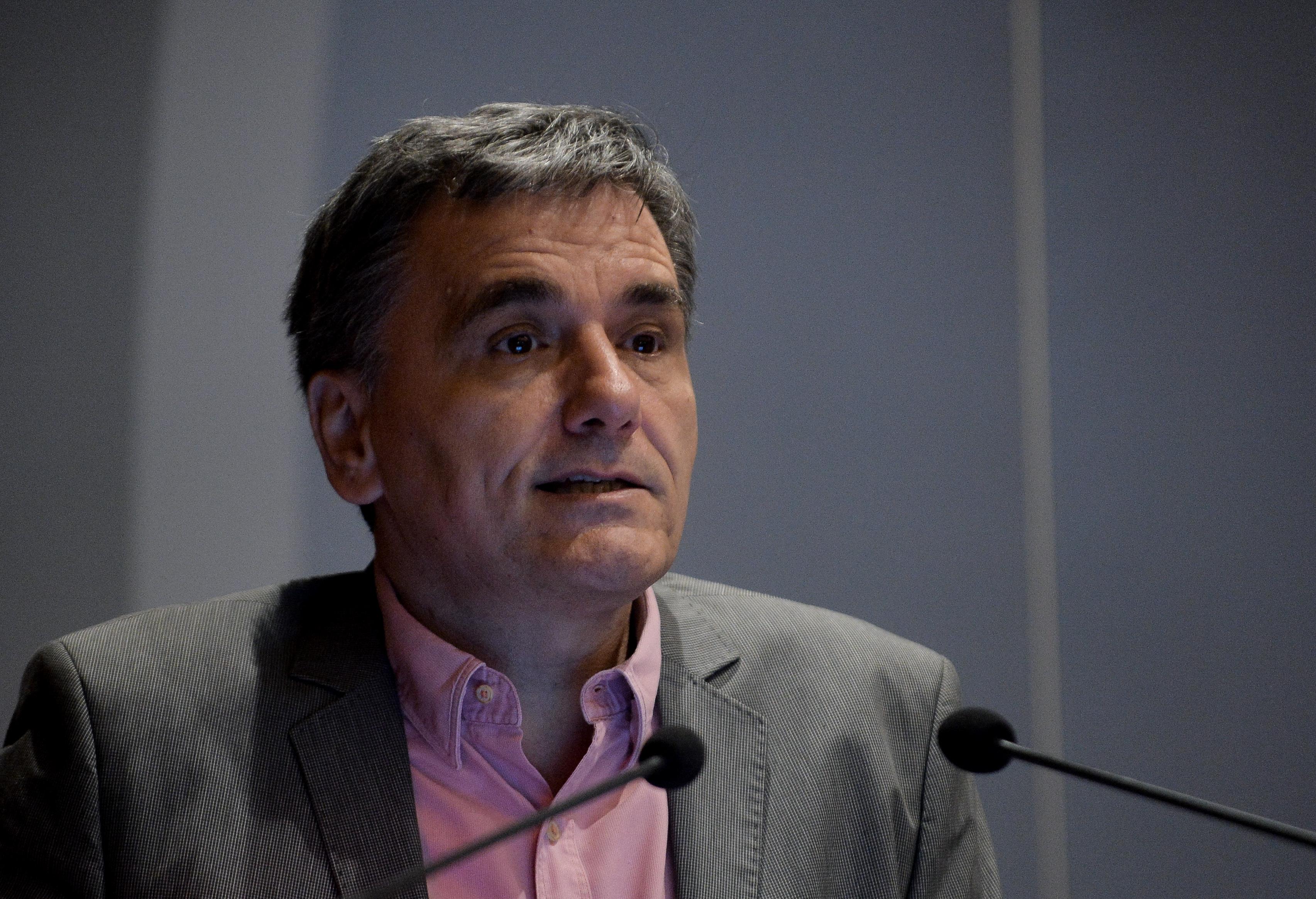 Τσακαλώτος: Χωρίς ρήτρα αίρεσης εφαρμογής μέτρων το νομοσχέδιο