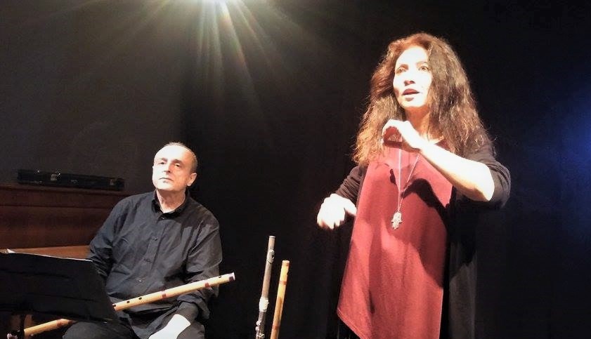 Παραμύθια για ενήλικες στο σαλόνι της οικίας Κατακουζηνού