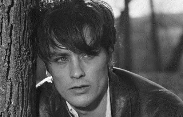 Αποχωρεί από την ενεργό δράση ο Αλέν Ντελόν