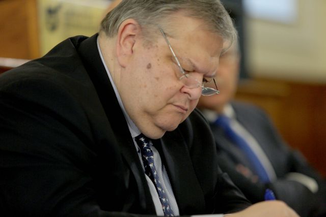 Βενιζέλος: Τα αντίμετρα είναι μια δημαγωγική απάτη