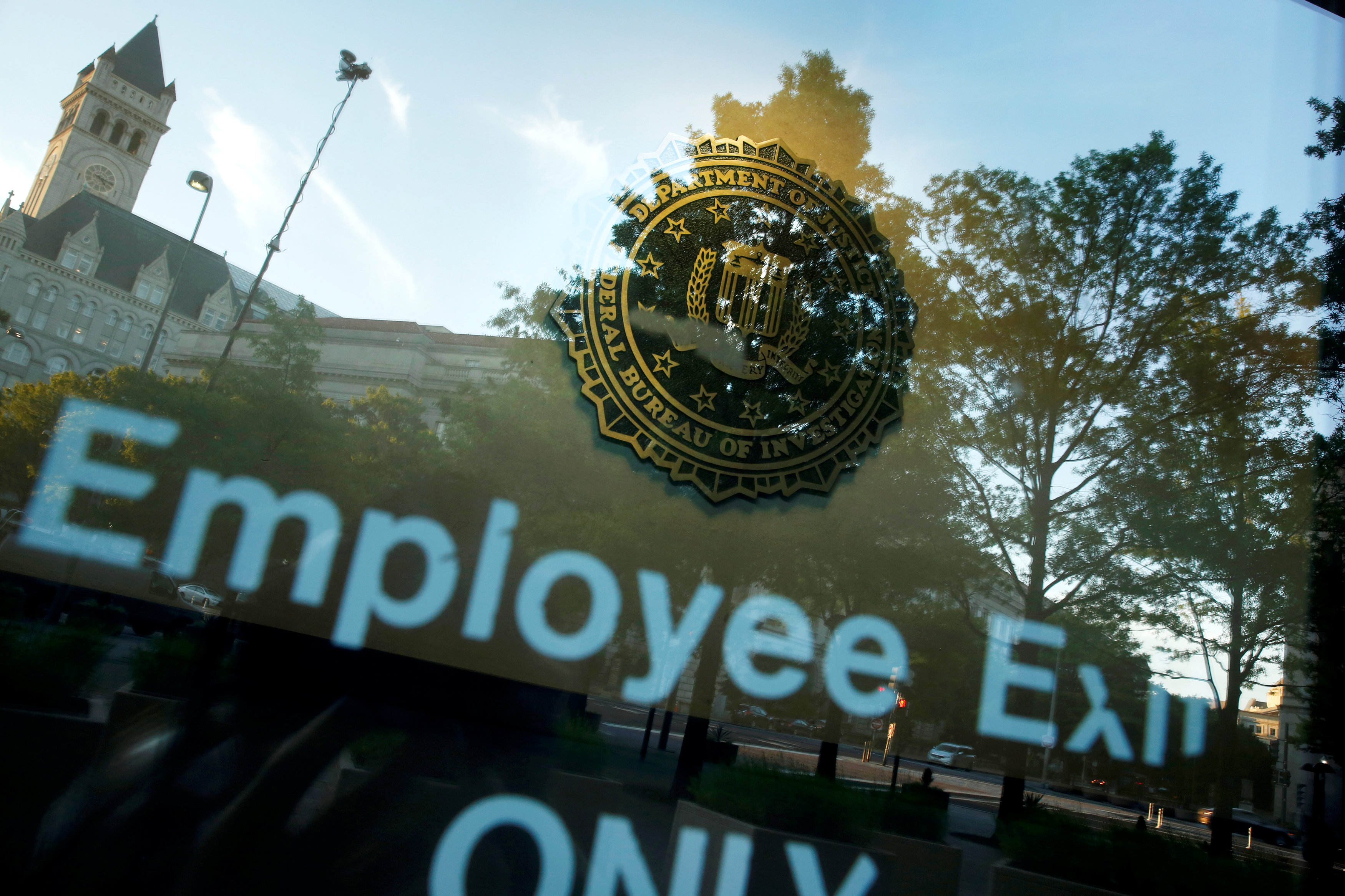 Μνήμες Watergate ξυπνά η απόλυση Κόμεϊ – «Θα βρω καλύτερο» λέει ο Τραμπ