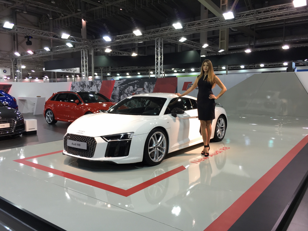 Aυτοκίνηση 2017: Το Νοέμβριο η φιέστα των τεσσάρων τροχών