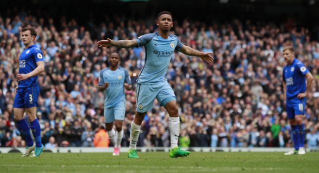 Νίκη της Σίτι, παλεύει η Άρσεναλ, «ζωντανή» η Σουόνσι