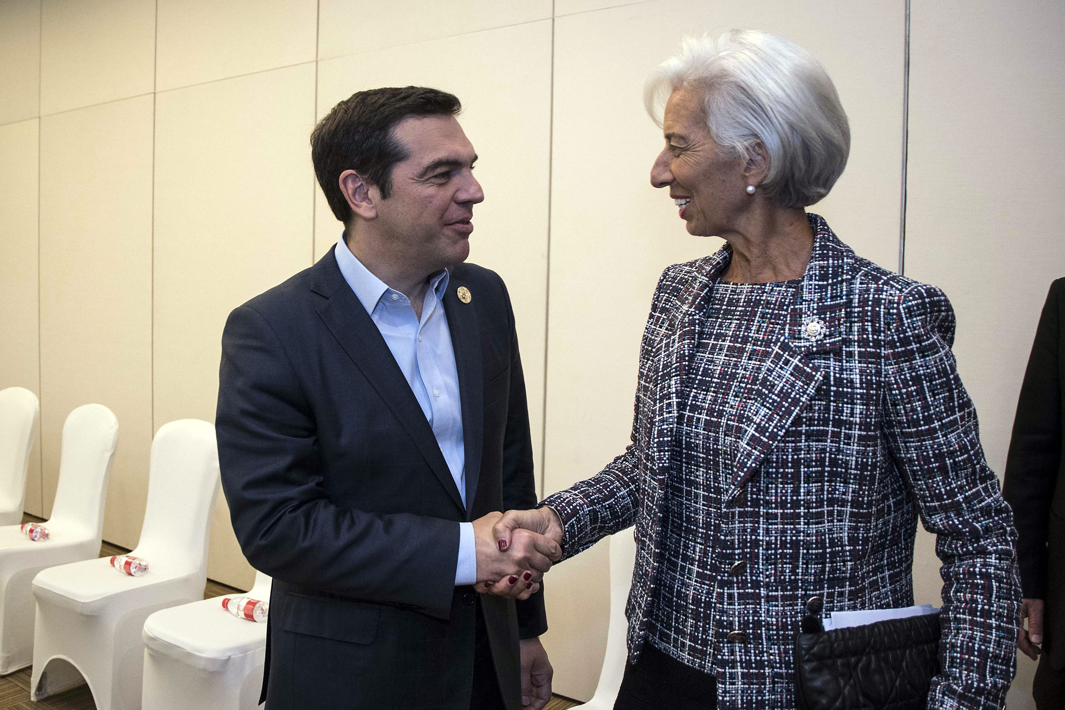 Αμεσο προσδιορισμό μέτρων για το χρέος ζητούν Τσίπρας και Λαγκάρντ