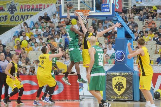 Ο ΠΑΟ τα «έσπασε», η ΑΕΚ ισοφάρισε σε 1-1 με μια ιστορική νίκη