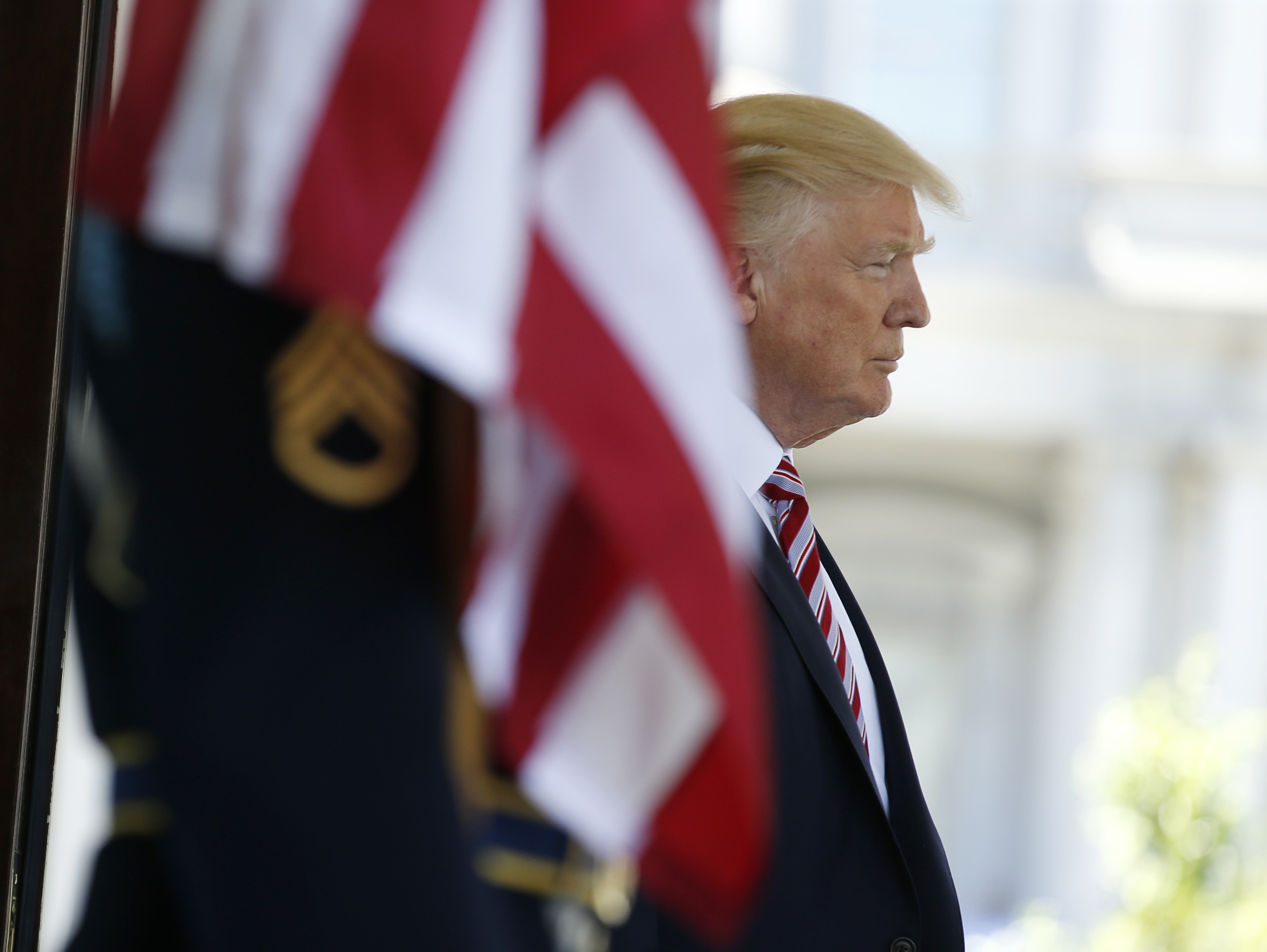 O Τραμπ φέρεται να έδωσε στους Ρώσους «άκρως απόρρητες» πληροφορίες