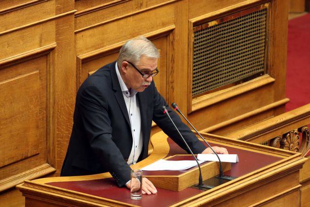 Τόσκας: Αμετάβλητες οι ονομαστικές αποδοχές των ενστόλων