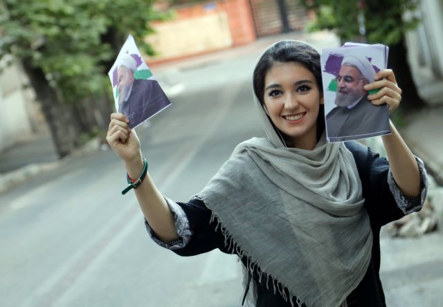Οι Ιρανοί ψηφίζουν πρόεδρο και τη σχέση που θέλουν με τη Δύση
