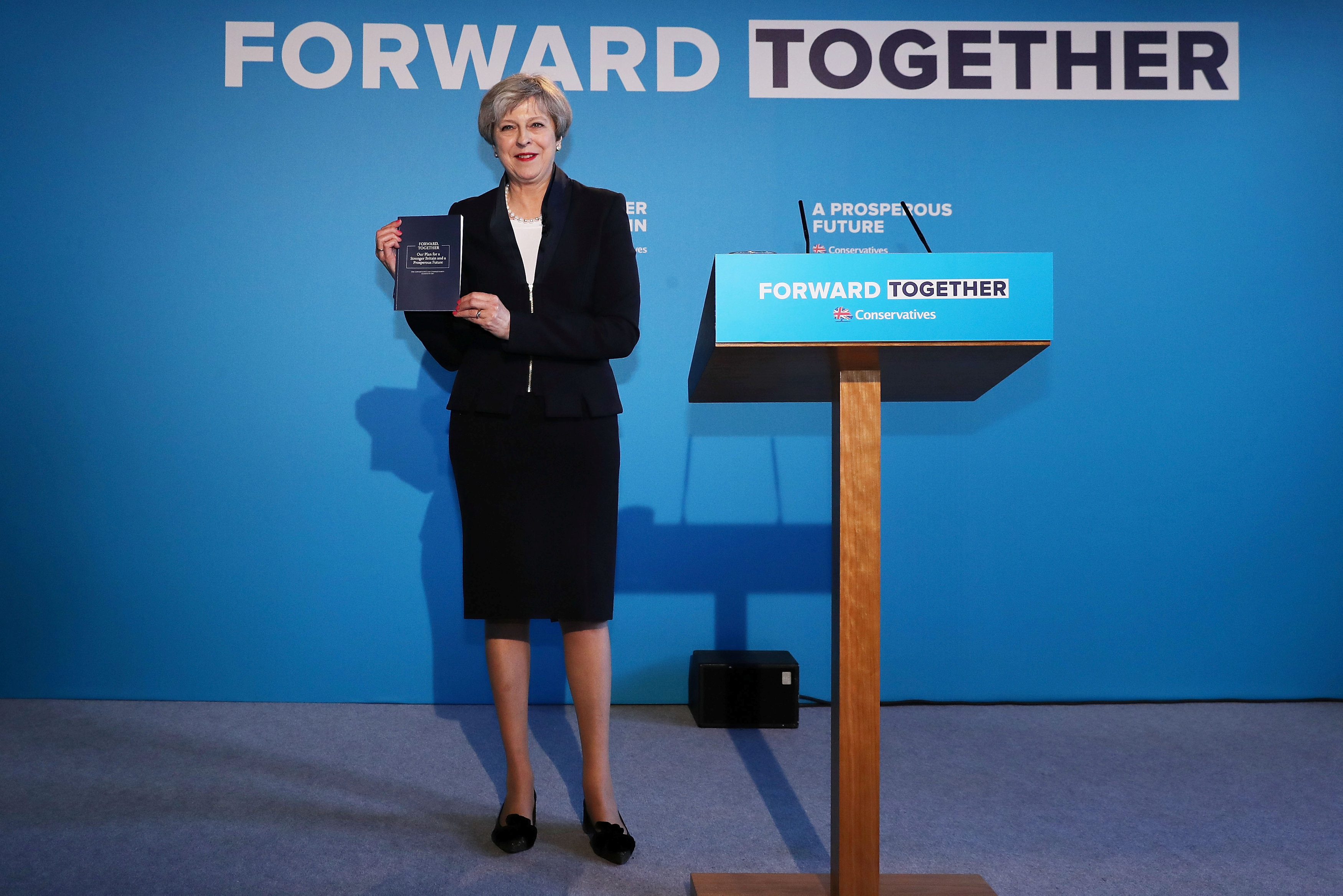 Το μανιφέστο των Τόρις εν όψει εκλογών παρουσίασε η Μέι