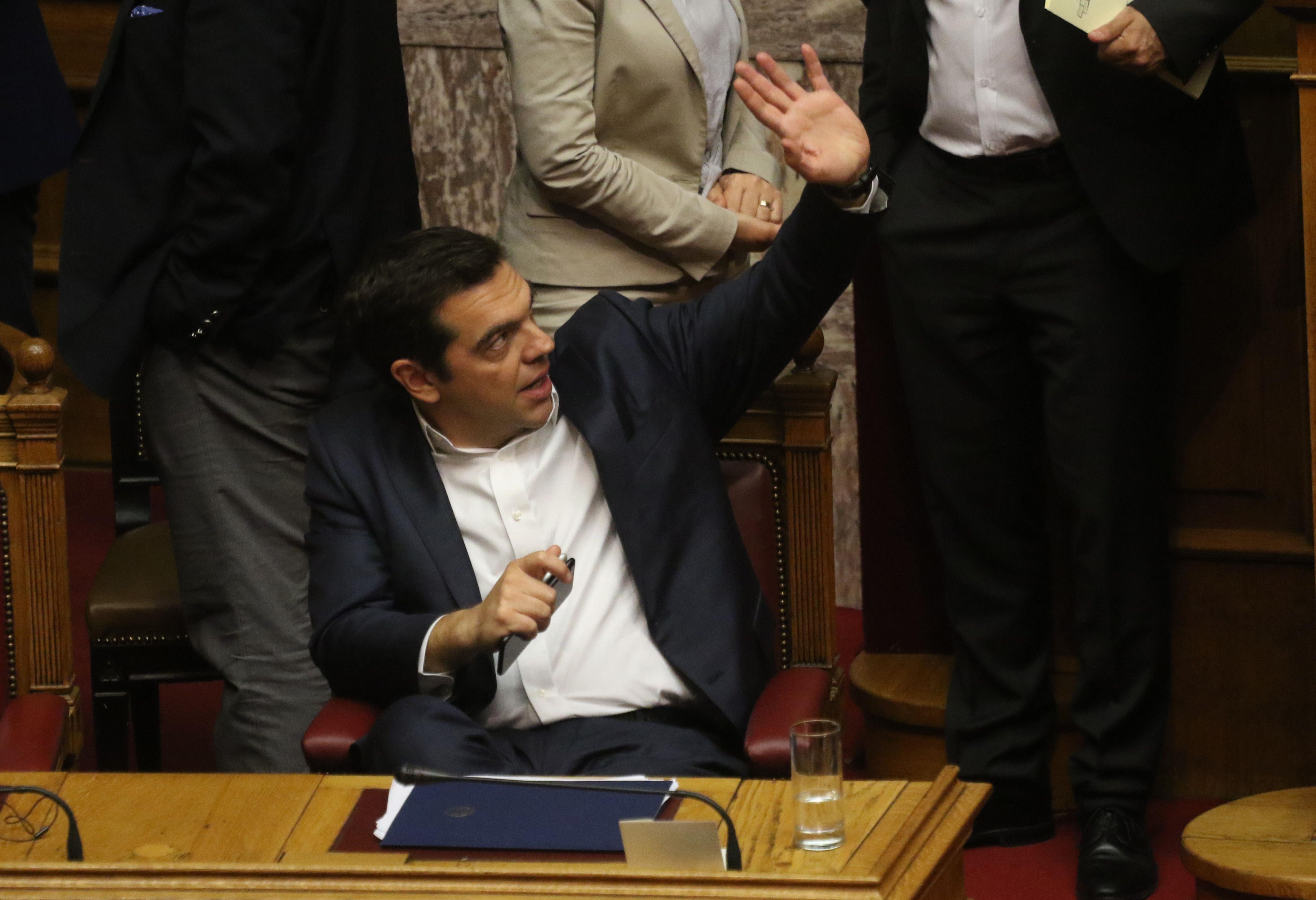 Τσίπρας μετά τα 153 «ναι»: Τώρα η μπάλα στο γήπεδο των δανειστών