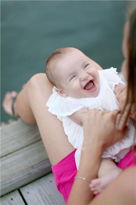 Πρέπει να μιλάμε «μωρουδίστικα» ή κανονικά στα μωρά;