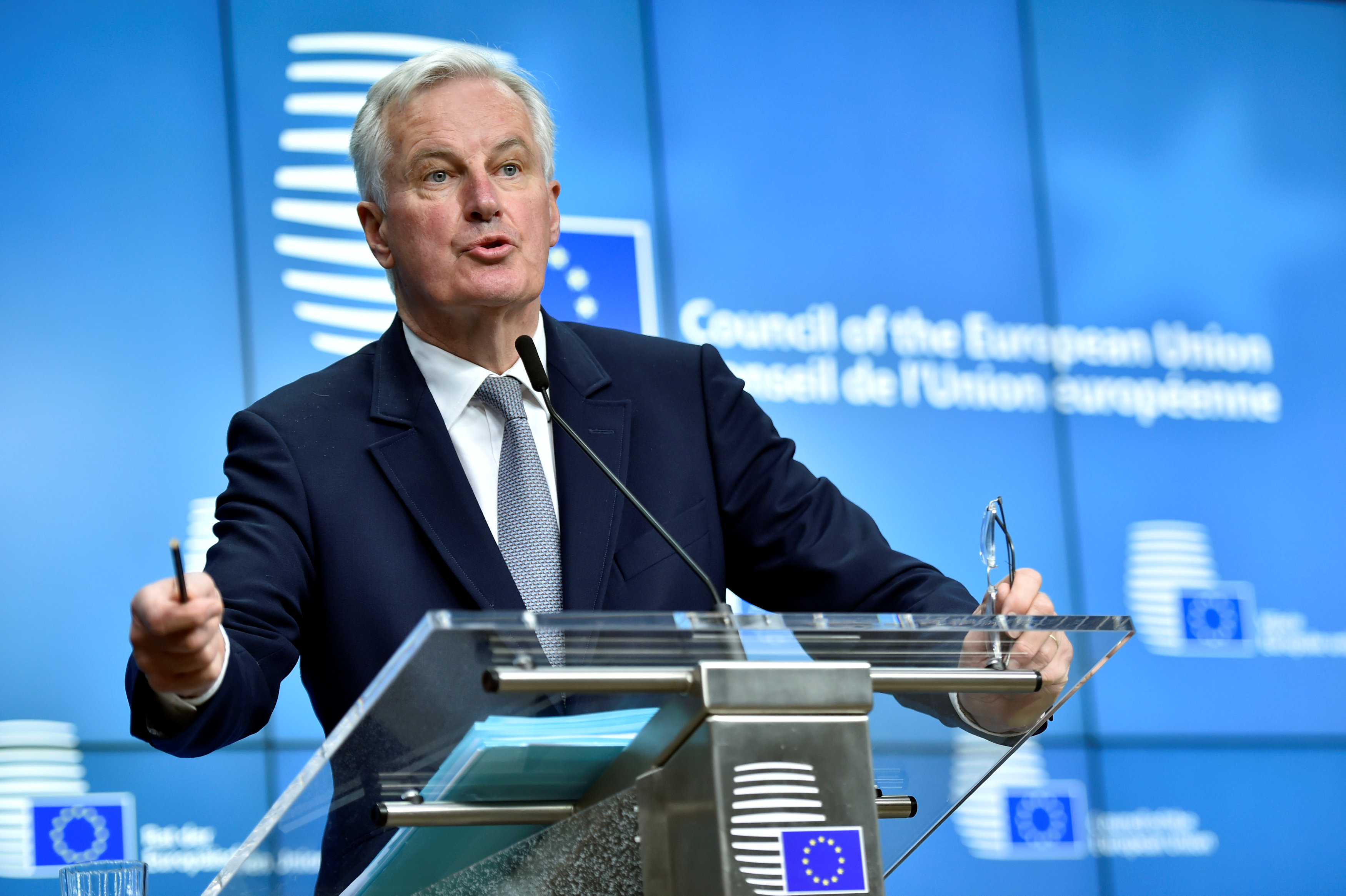 Η ΕΕ εξουσιοδότησε τον Μπαρνιέ να ανοίξει διαπραγματεύσεις για το Brexit