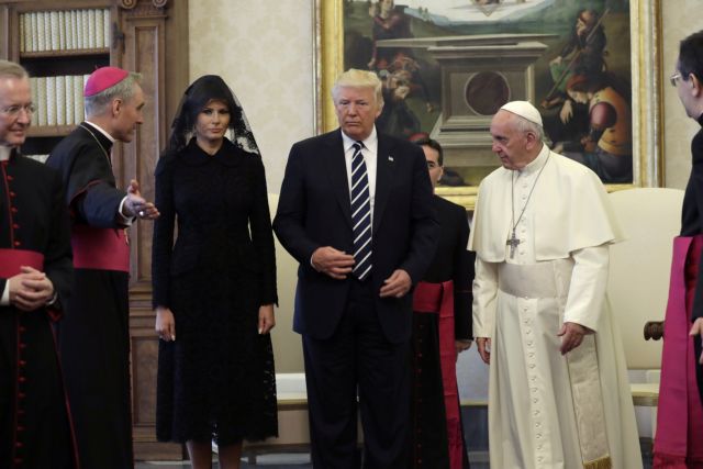 Η ατμόσφαιρα ηλεκτρισμένη στη συνάντηση του Πάπα με τον Τραμπ