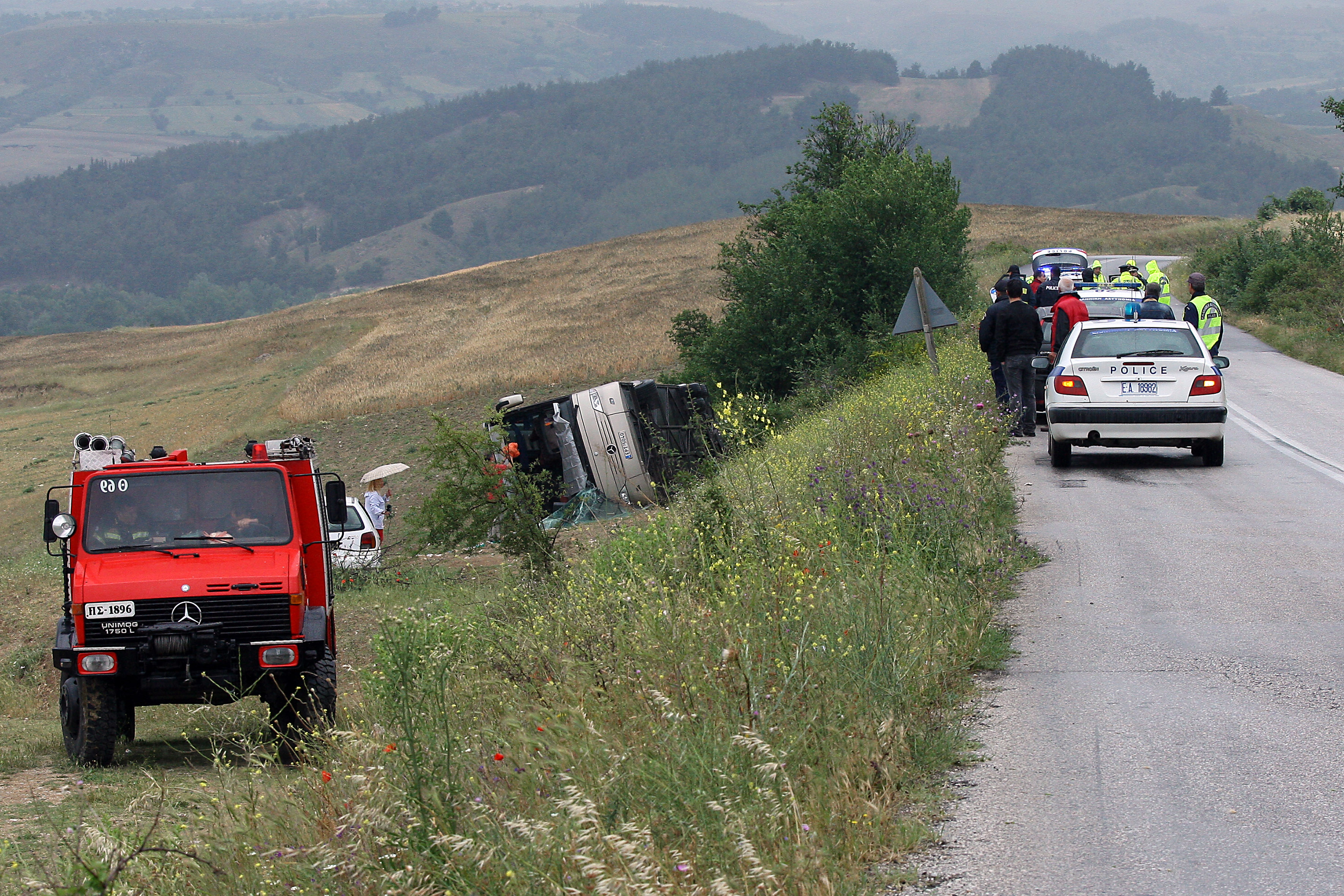 Κανείς σοβαρός τραυματισμός από την ανατροπή λεωφορείου με μαθητές