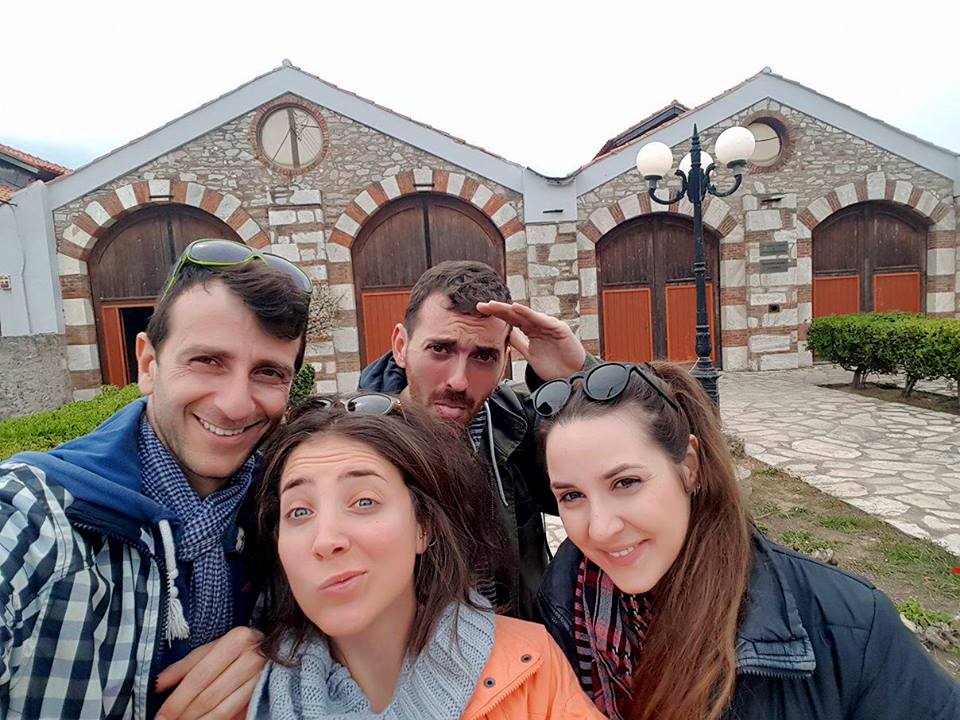 Θεατρικό δρώμενο στις γειτονιές της Καλλιθέας από τους «Δον Κιχώτες»