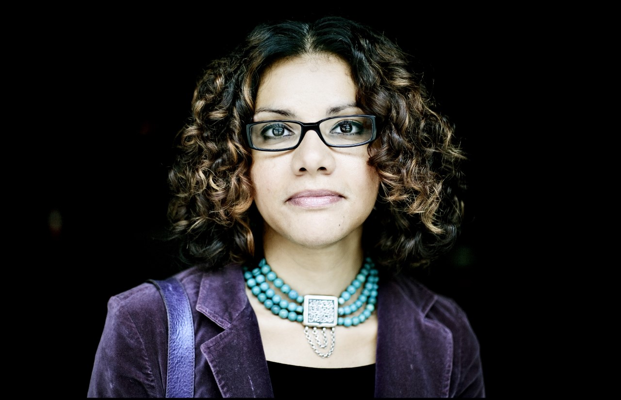 Mona Eltahawy: «Μαντίλες, υμένες και σεξουαλική επανάσταση» στη Στέγη