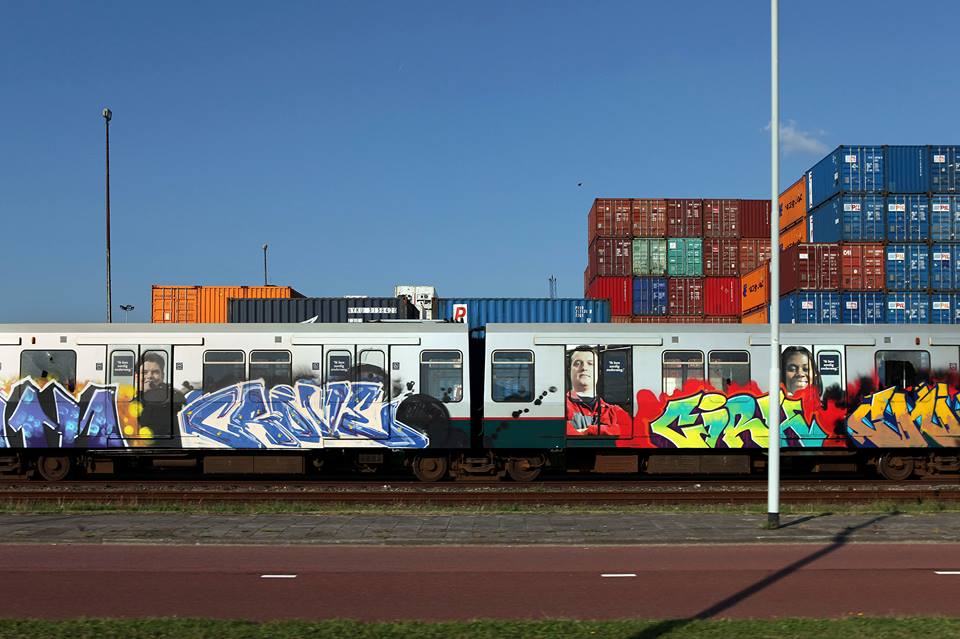 Διεθνές φεστιβάλ σύγχρονης τέχνης «Orange Water 3» στη Σαντορίνη