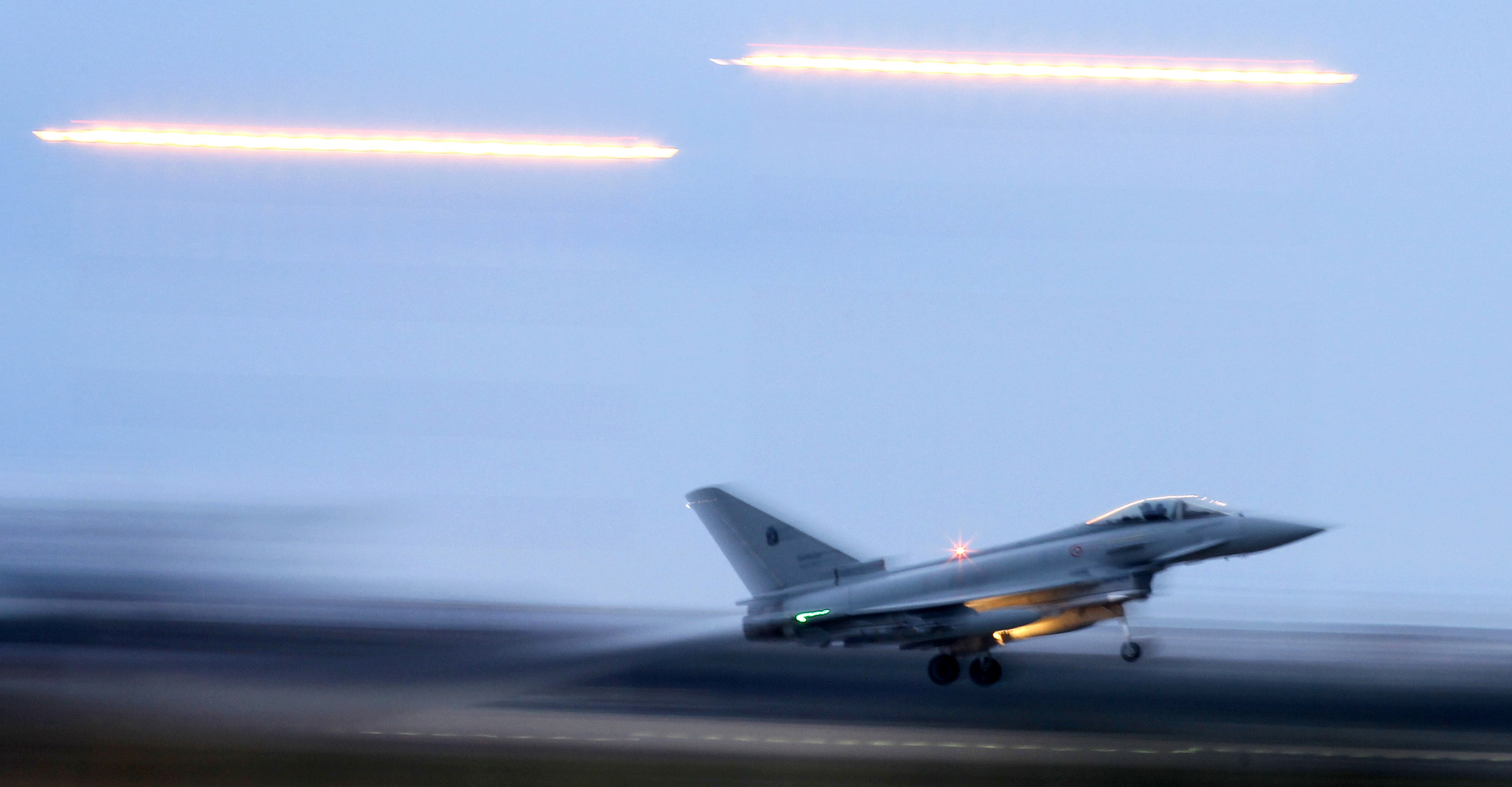 Κομισιόν: Συνεργασία στο πεδίο των αμυντικών δαπανών ζητά από τα κράτη-μέλη