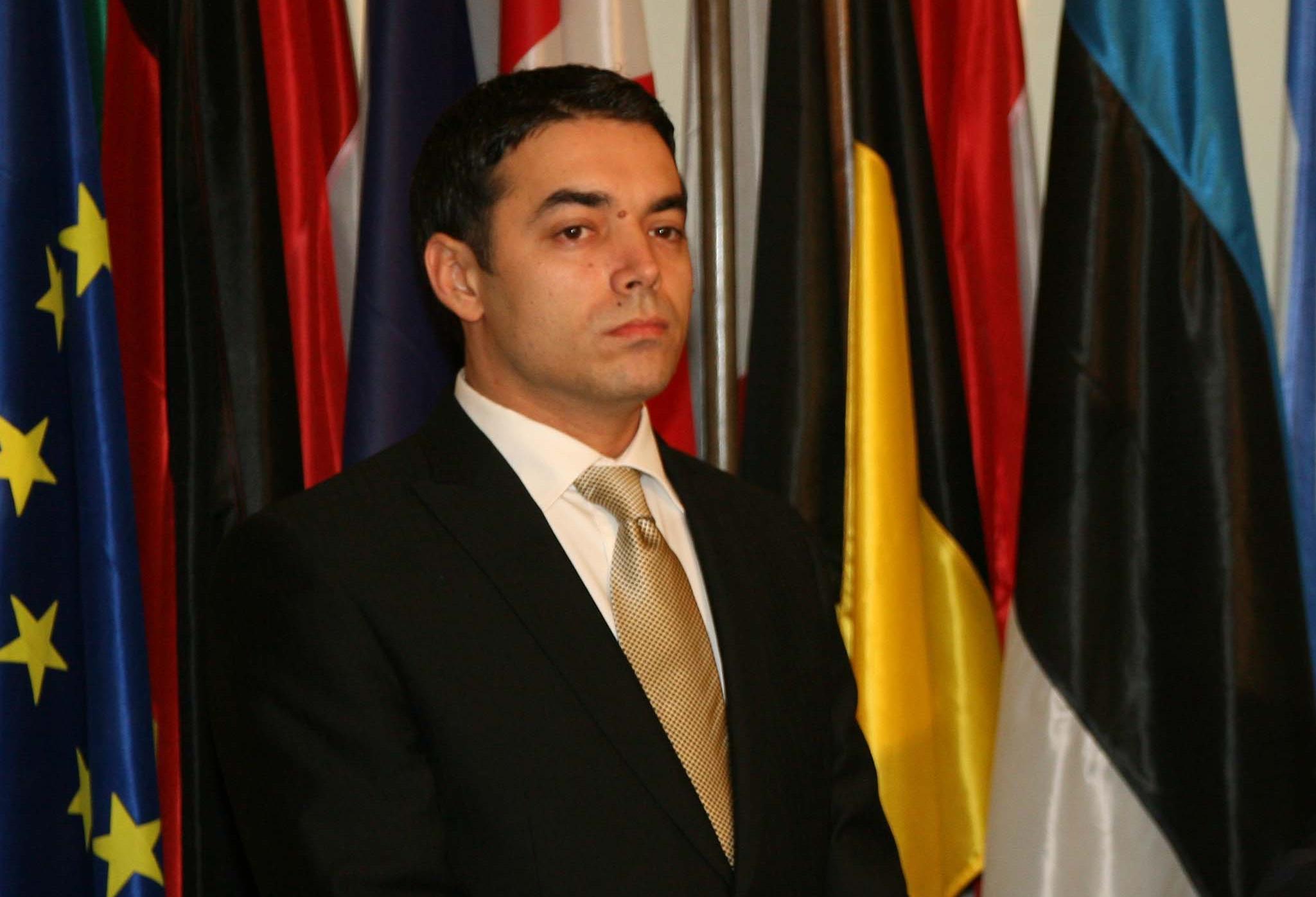 Ντιμιτρόφ: Έτοιμος να διαπραγματευτεί με την Ελλάδα για το όνομα της ΠΓΔΜ