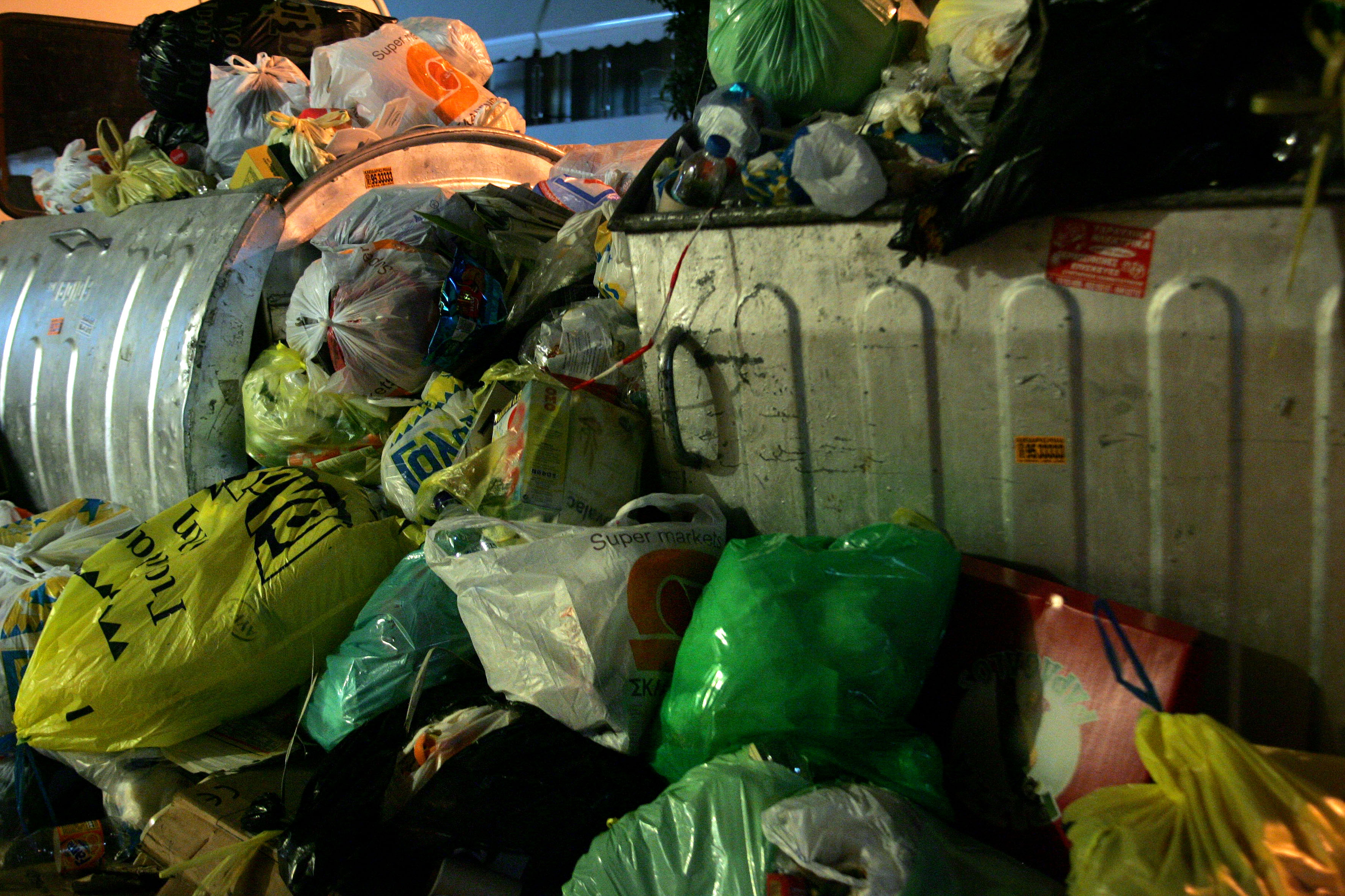 Θεσσαλονίκη: Χωρίς αποκομιδή σκουπιδιών το τριήμερο του Αγ.Πνεύματος