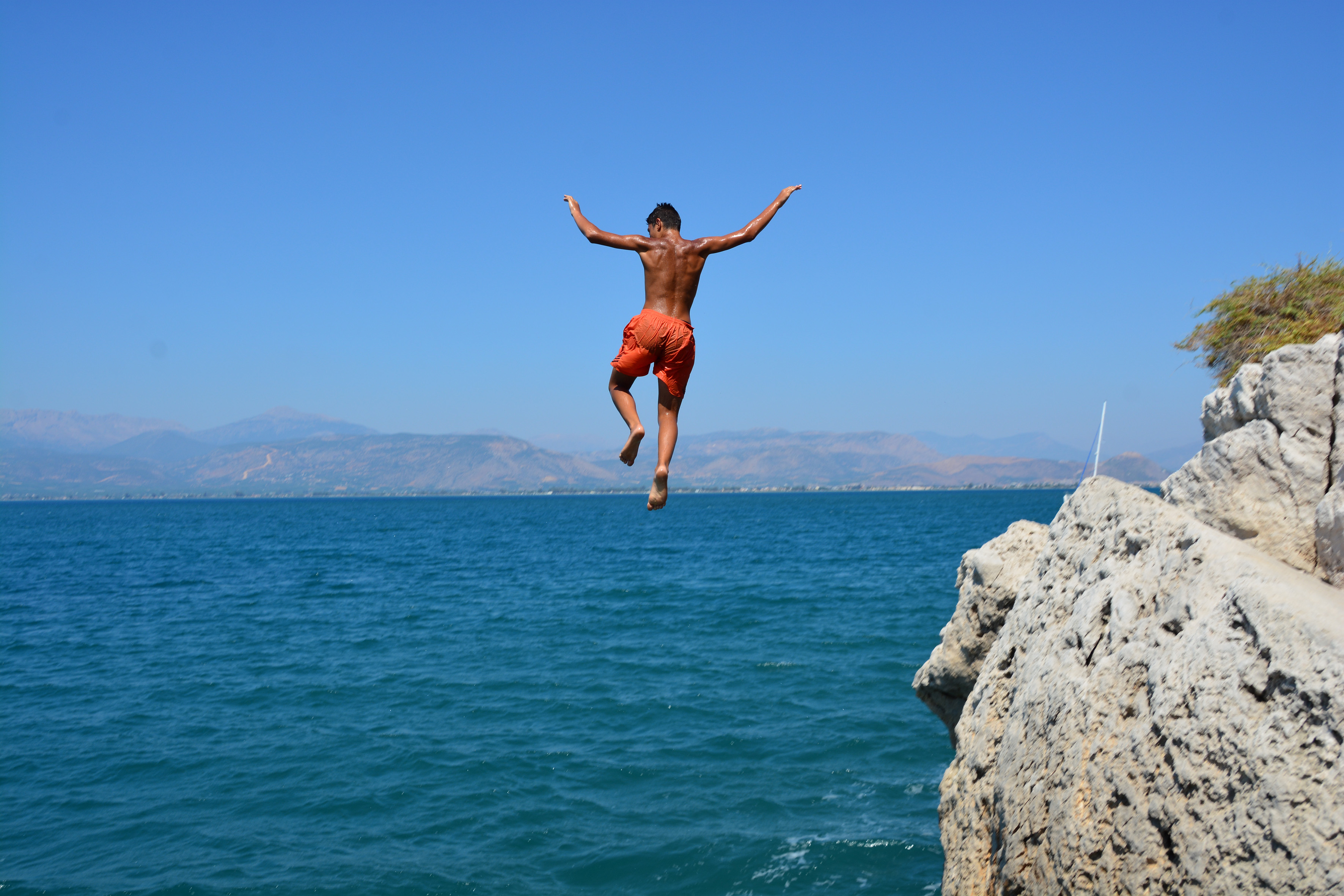 Προ των πυλών ο πρώτος ισχυρός καύσωνας του καλοκαιριού