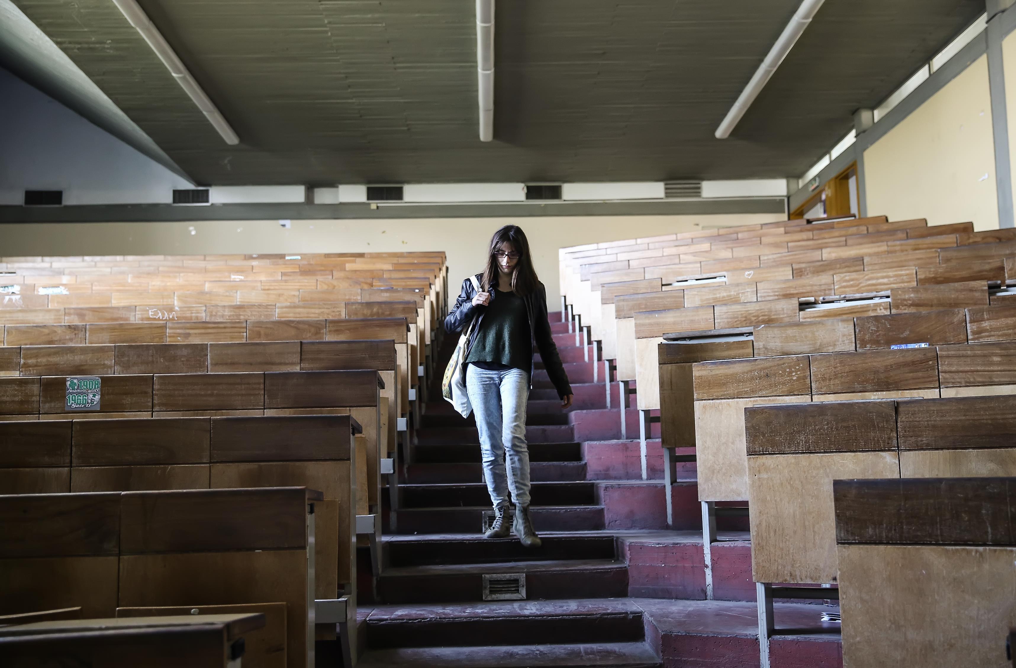 Χωρίς καμία ζήτηση στην αγορά εργασίας ένα στα δύο πτυχία